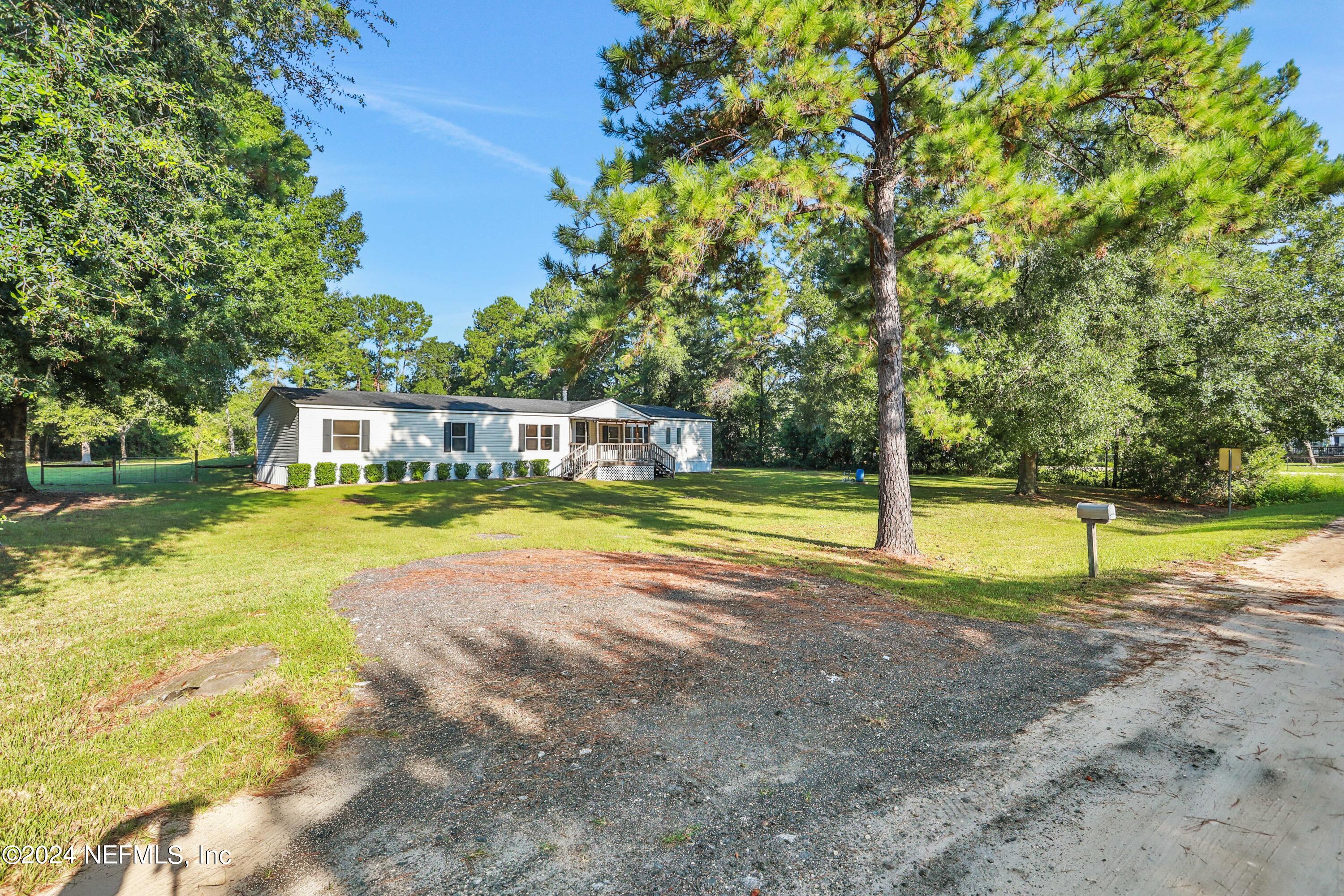 2406 GLADIOLUS Avenue