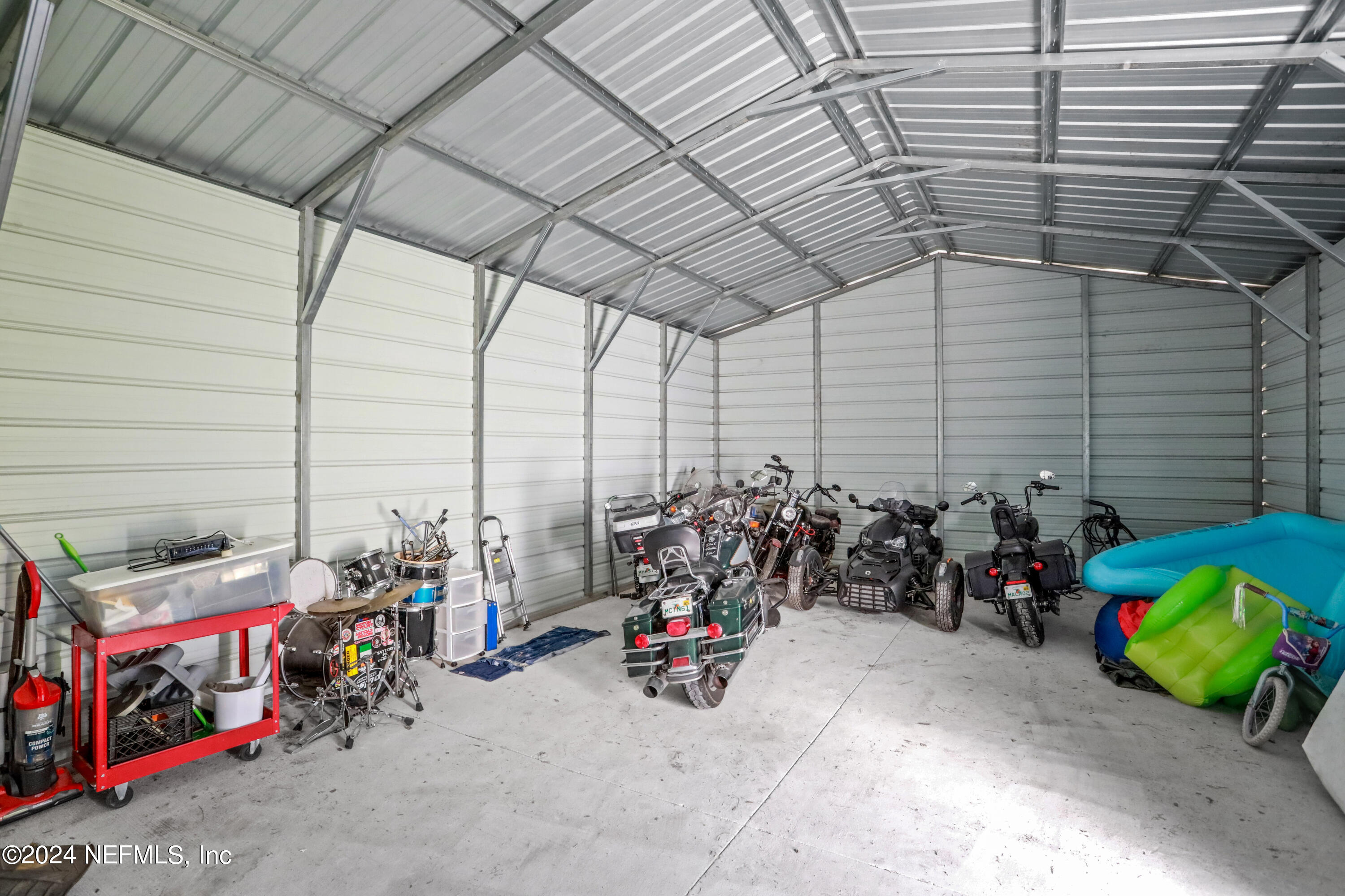 2406 GLADIOLUS Avenue