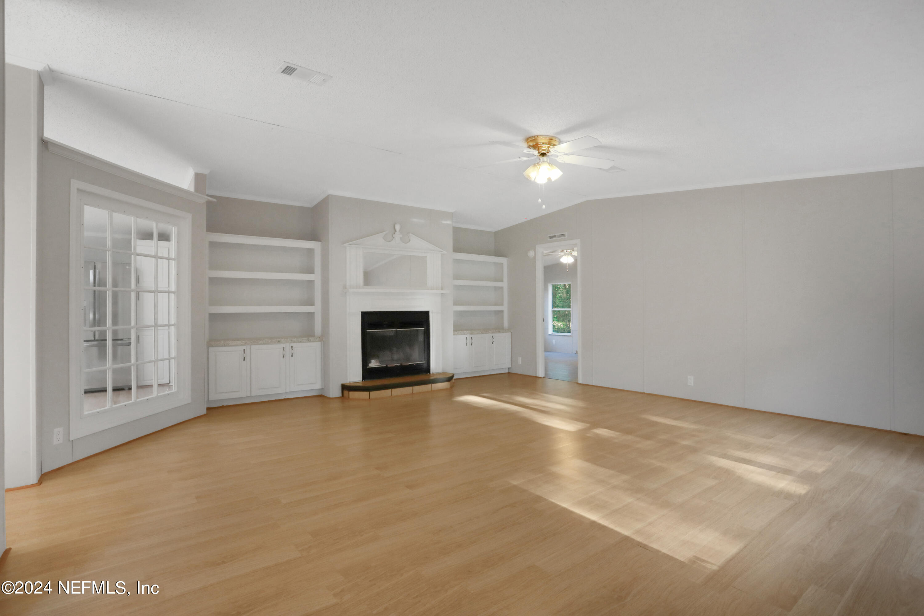 2406 GLADIOLUS Avenue