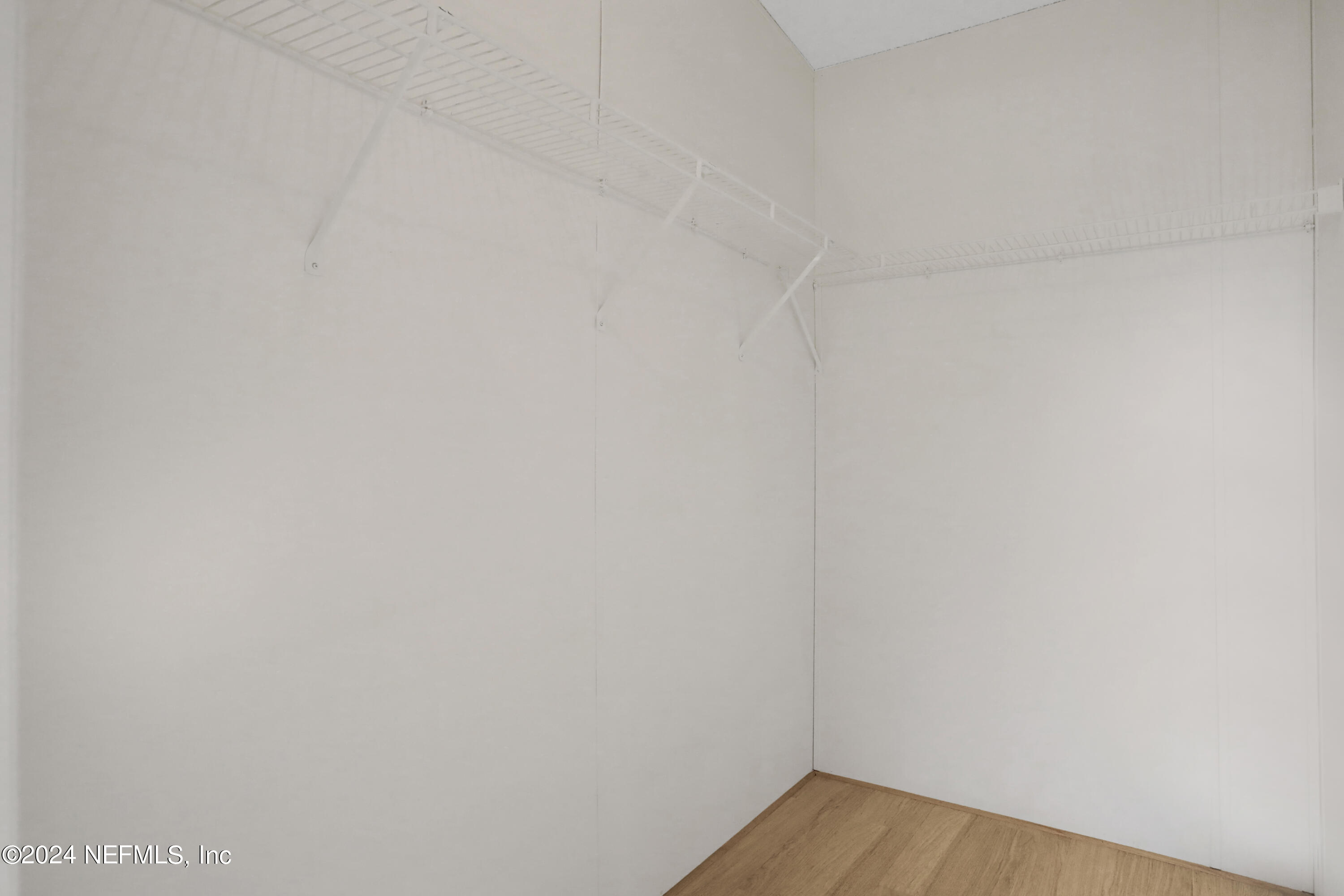 2406 GLADIOLUS Avenue