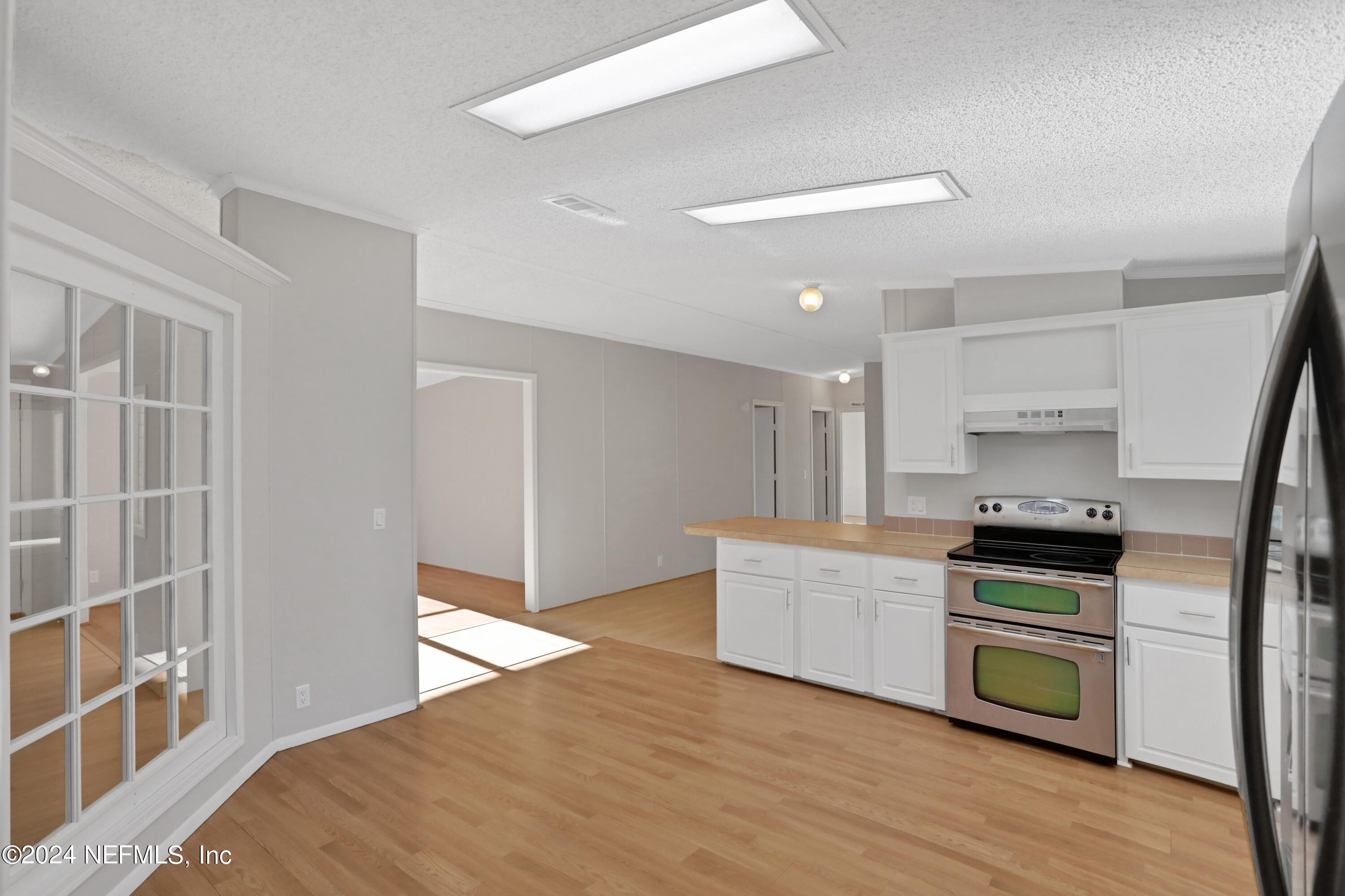 2406 GLADIOLUS Avenue