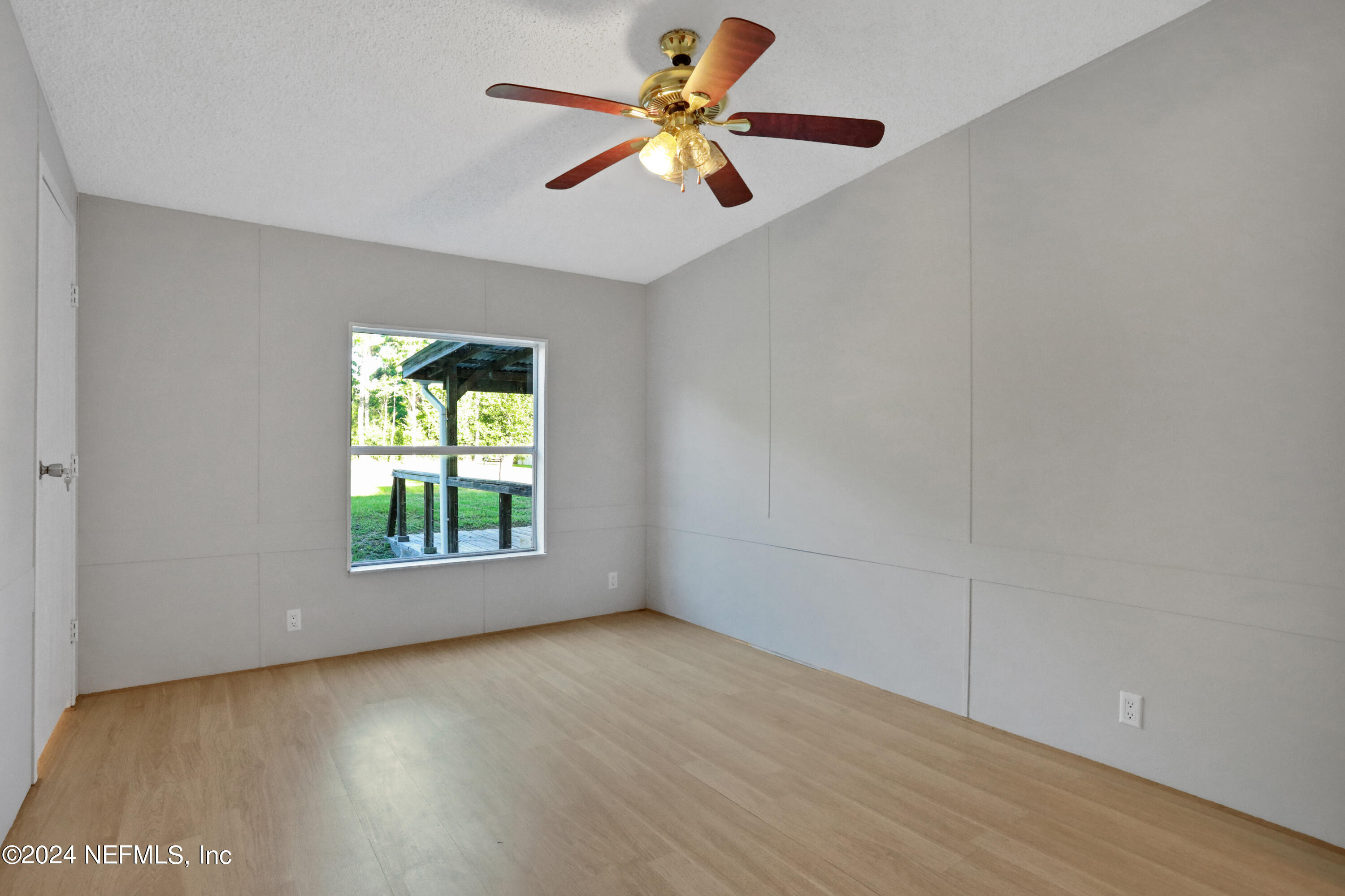 2406 GLADIOLUS Avenue