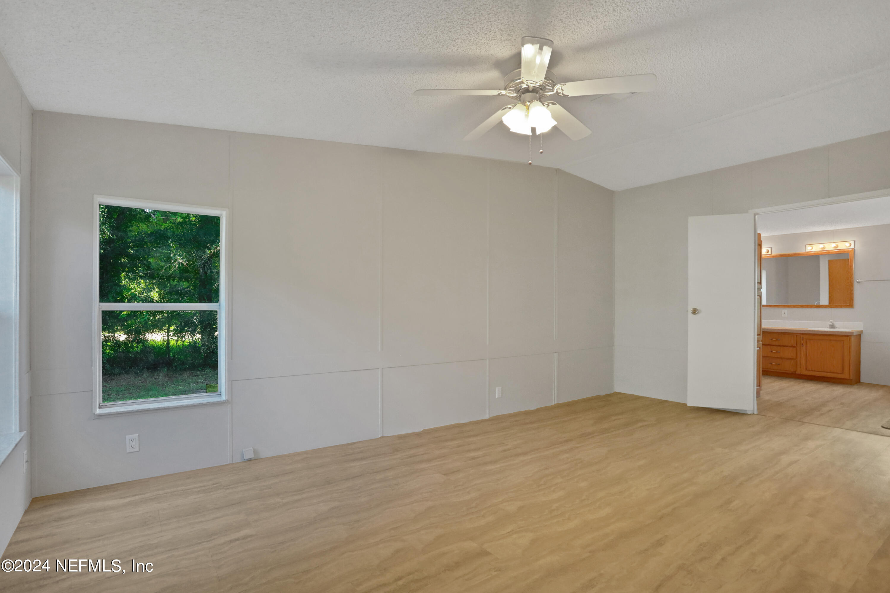 2406 GLADIOLUS Avenue