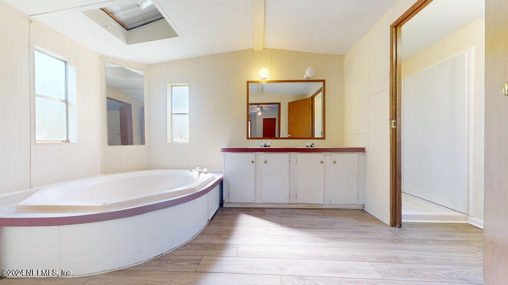 5954 WESTWOOD Road N