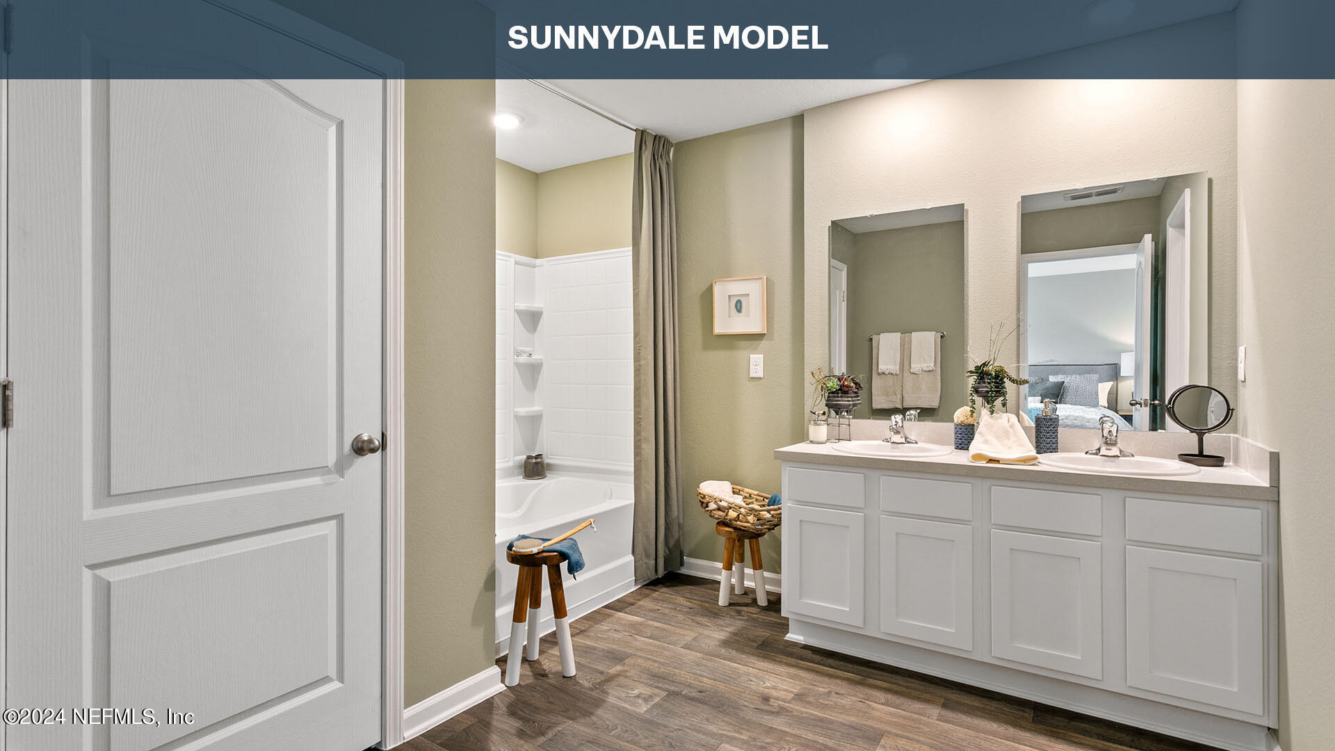 12890 RUBBER FIG Terrace