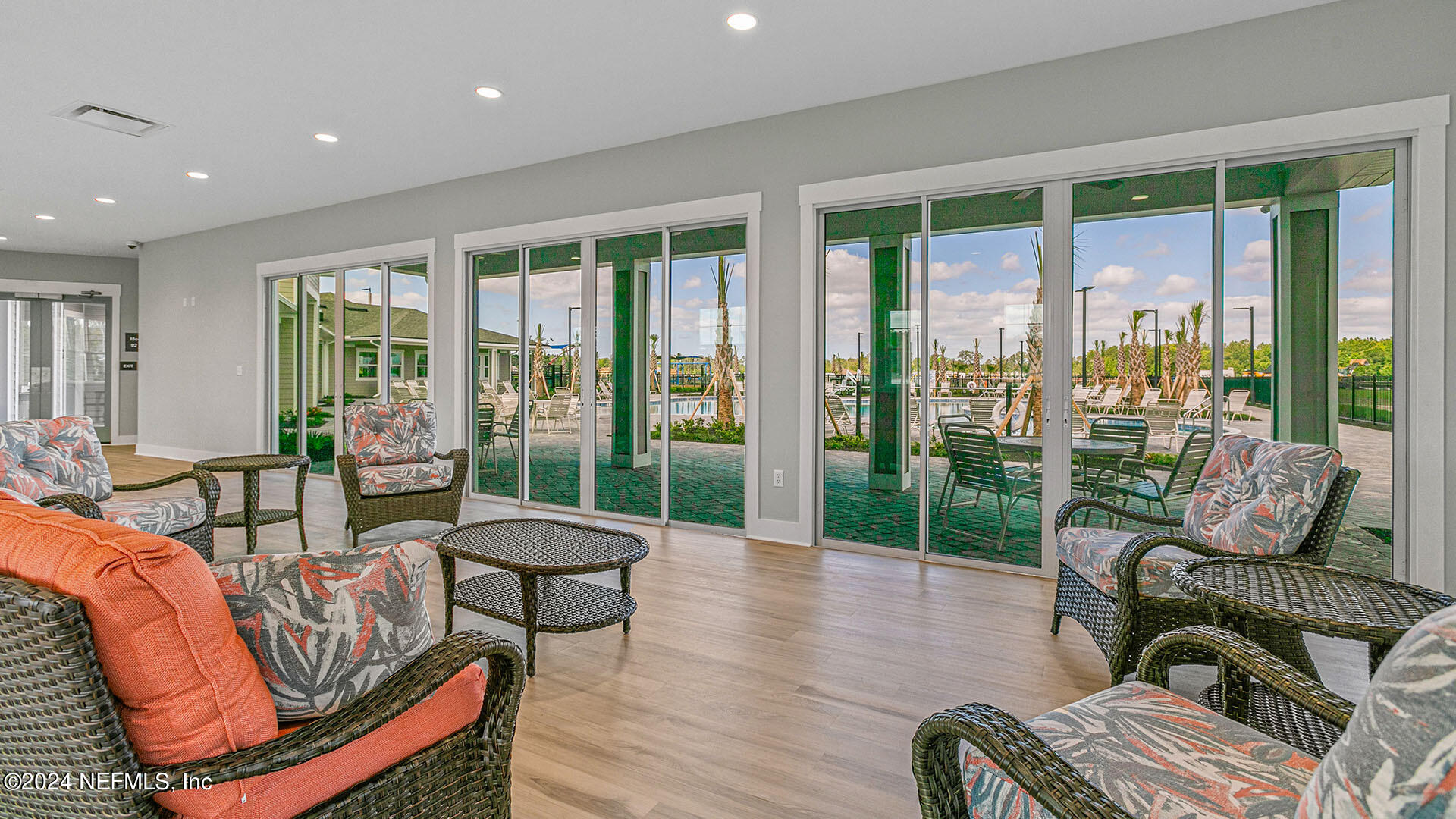 12890 RUBBER FIG Terrace