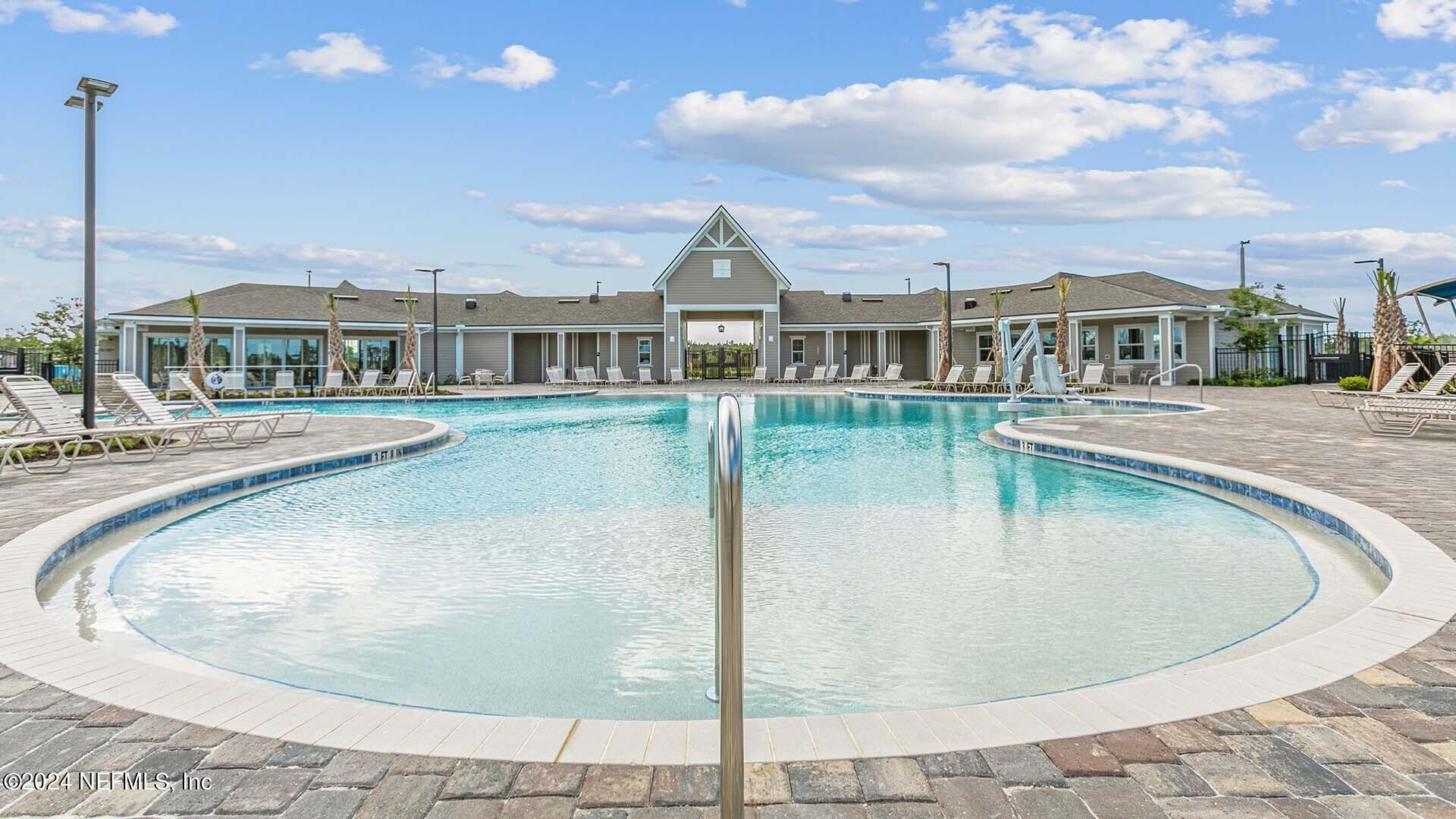 12890 RUBBER FIG Terrace