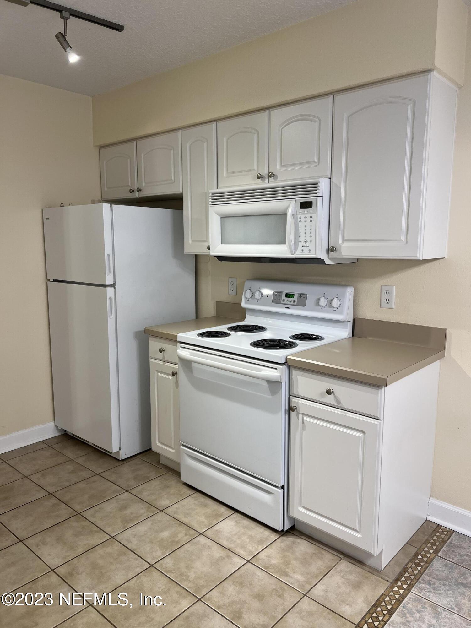 1800 PARK Avenue, 109