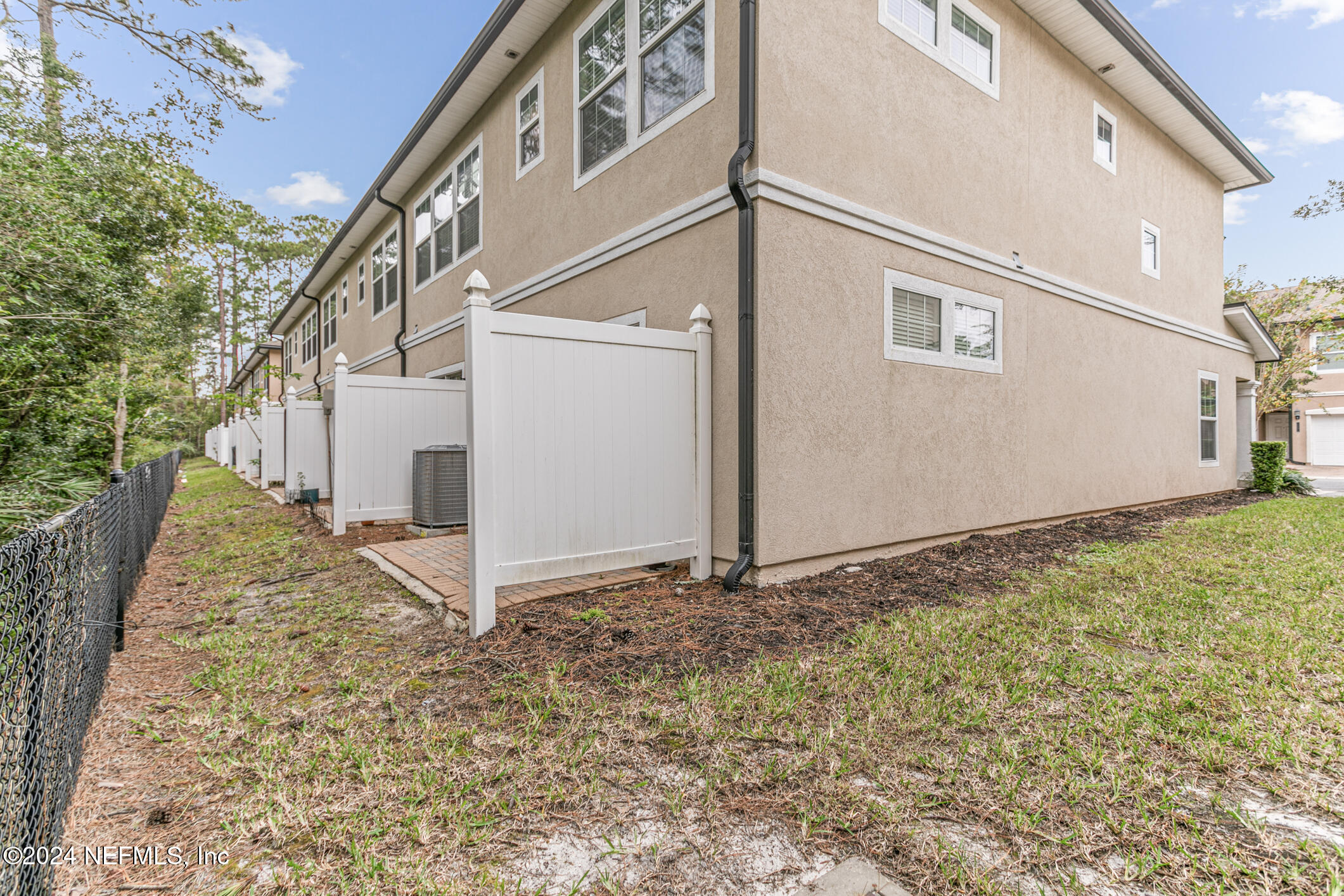 11299 ESTANCIA VILLA Circle, 1301