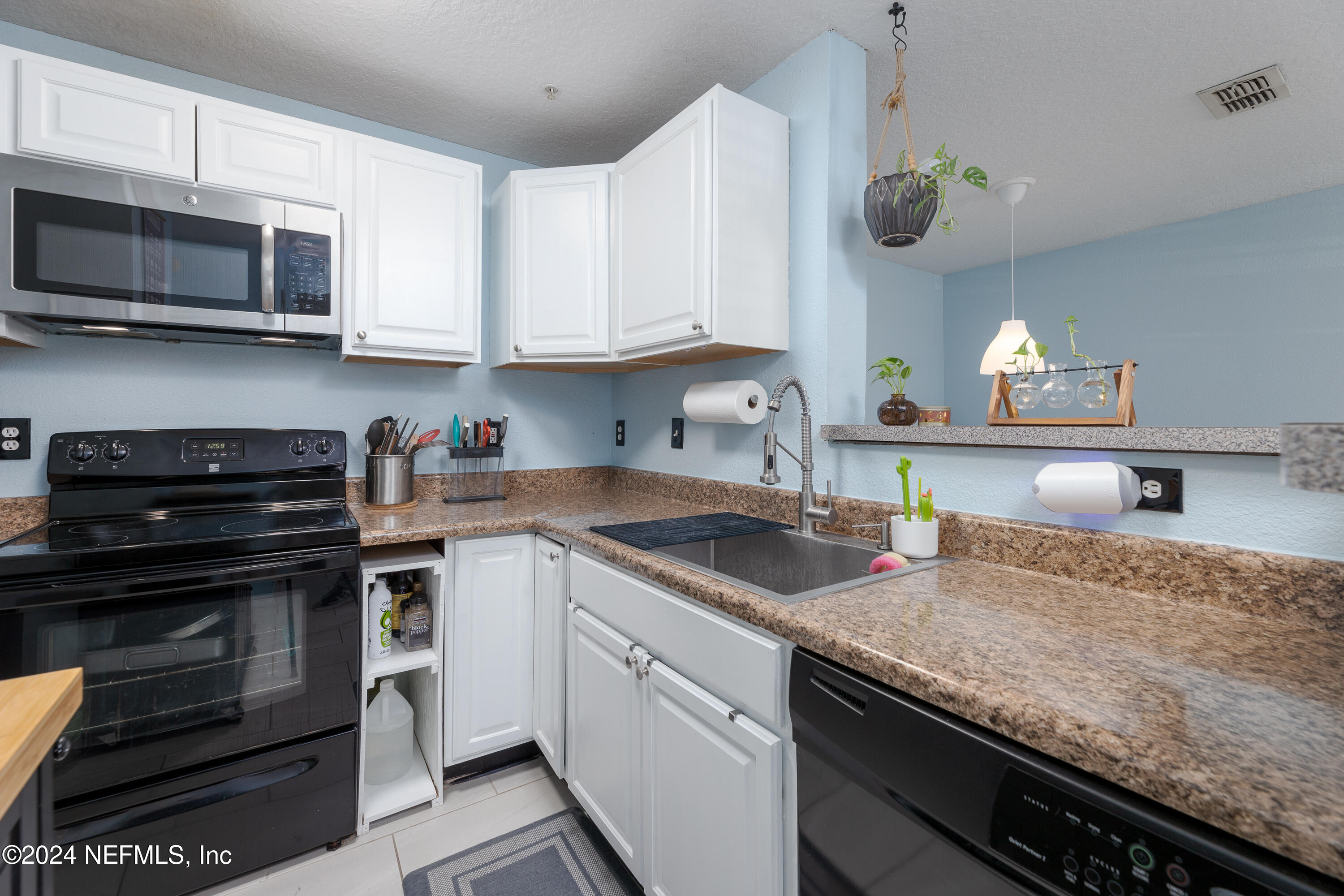 7701 TIMBERLIN PARK Boulevard, 1013