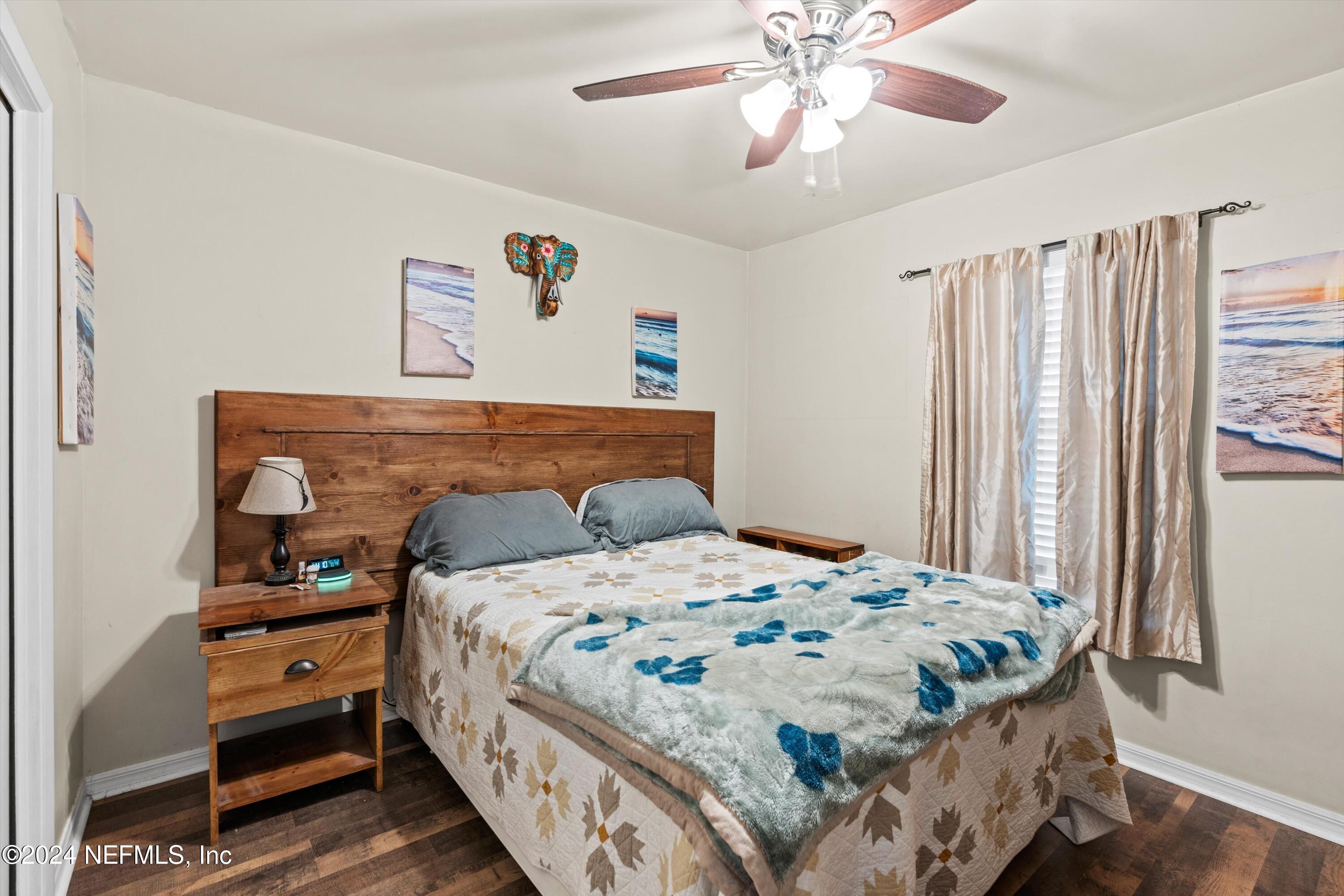 7212 HOLIDAY HILL Court