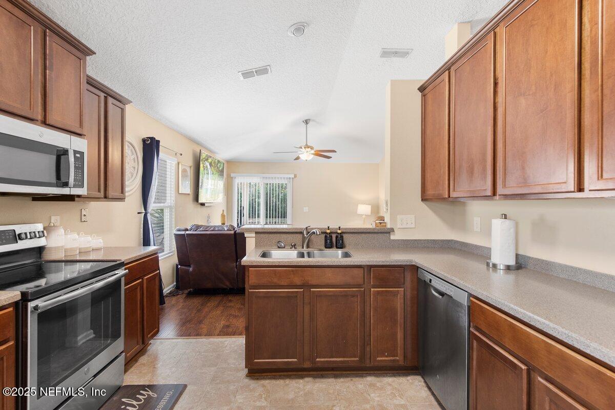 15414 SPOTTED STALLION Trail