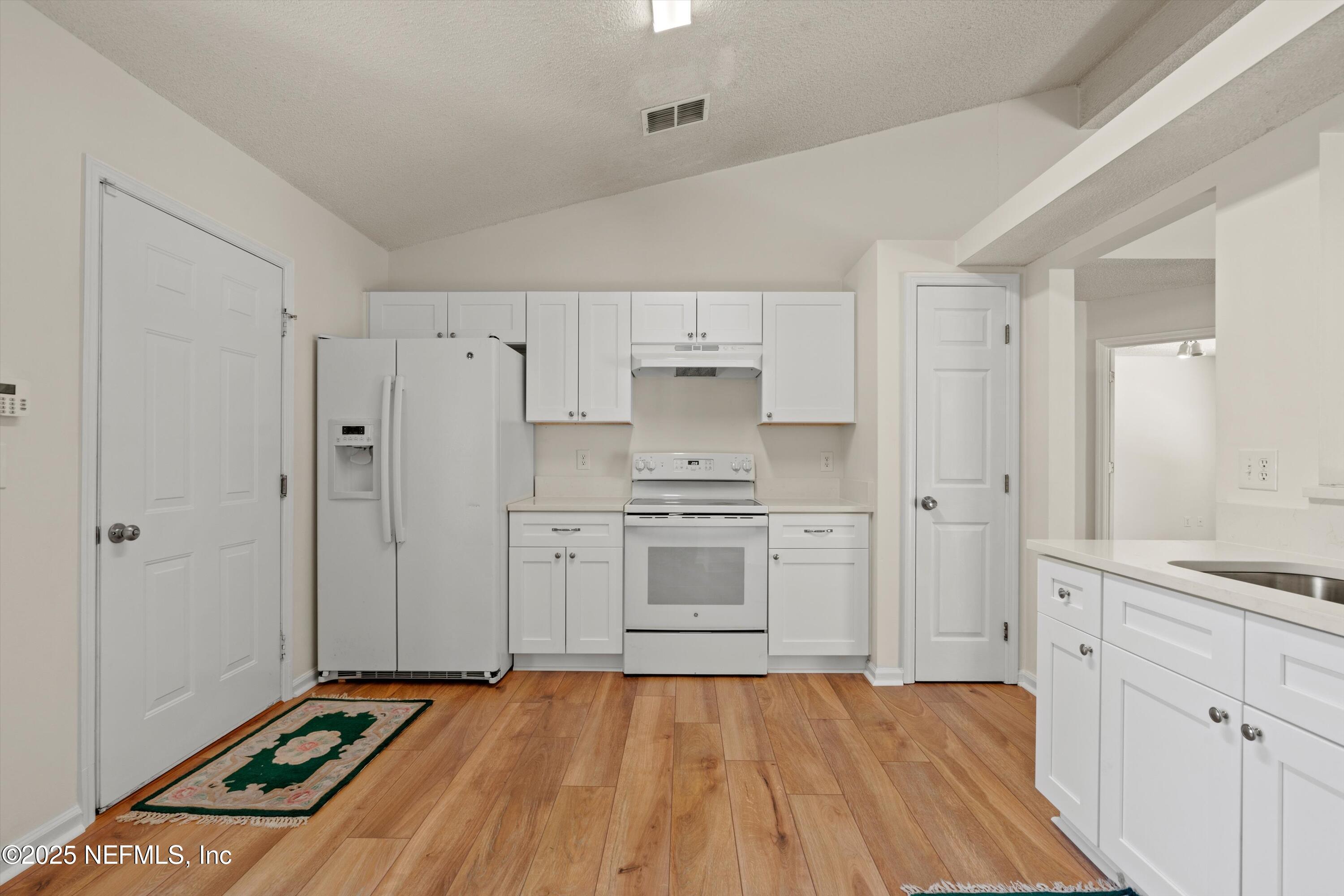 4533 WANDERING OAKS Drive S