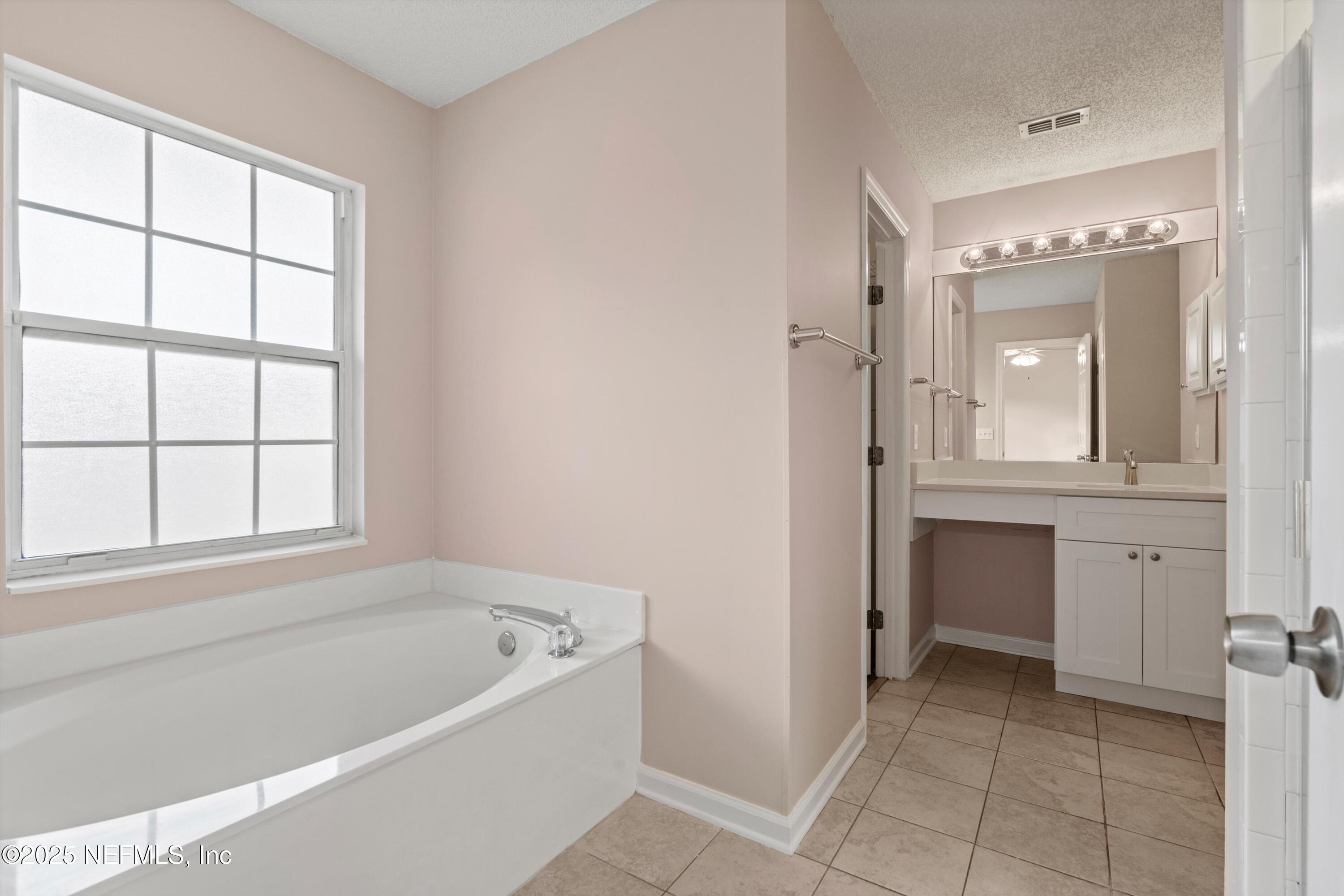 4533 WANDERING OAKS Drive S