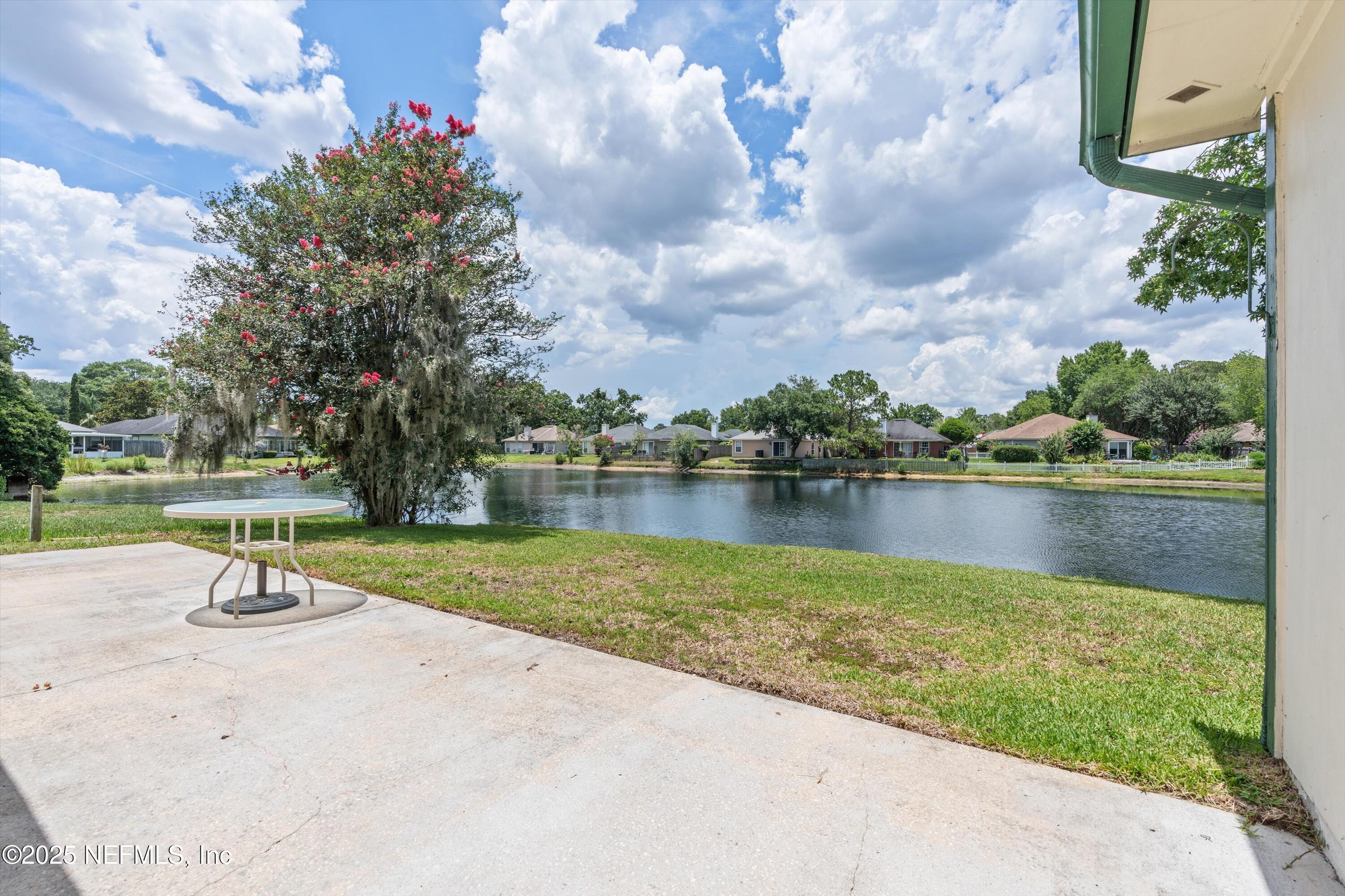 4533 WANDERING OAKS Drive S