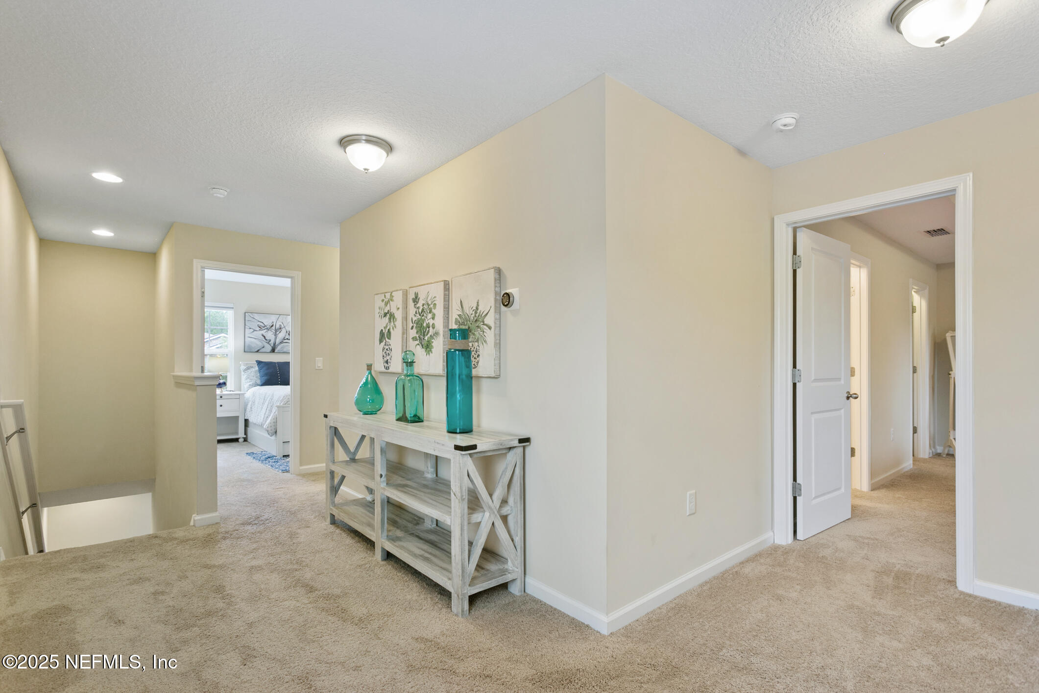 2517 CANEY OAKS Drive W