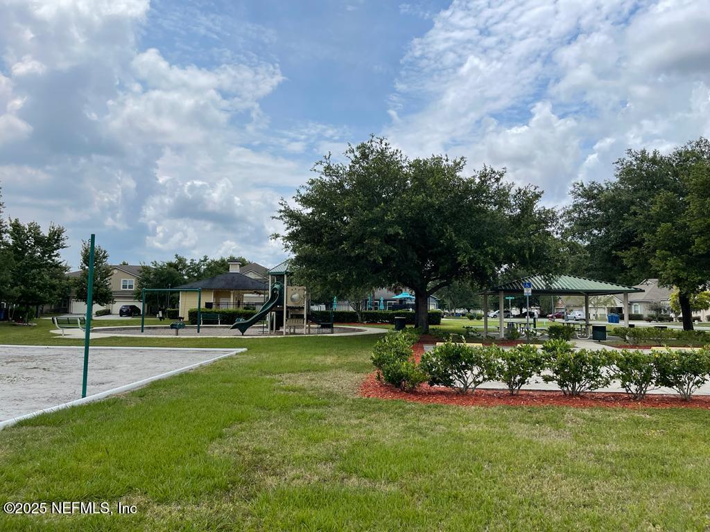 2517 CANEY OAKS Drive W