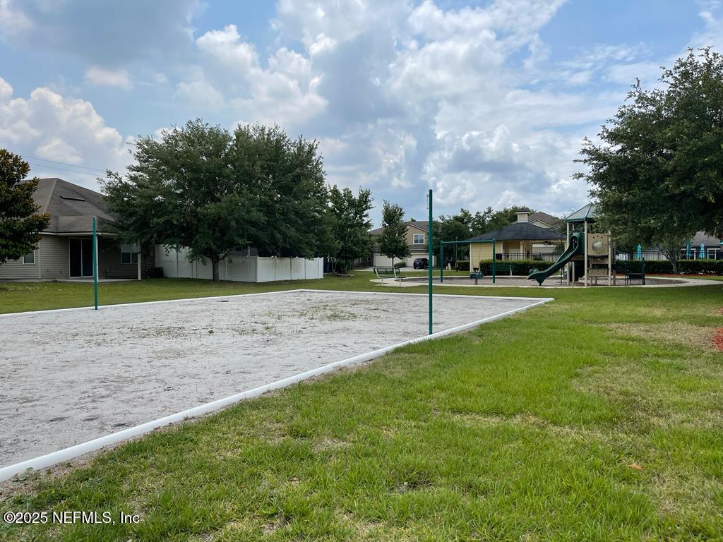 2517 CANEY OAKS Drive W