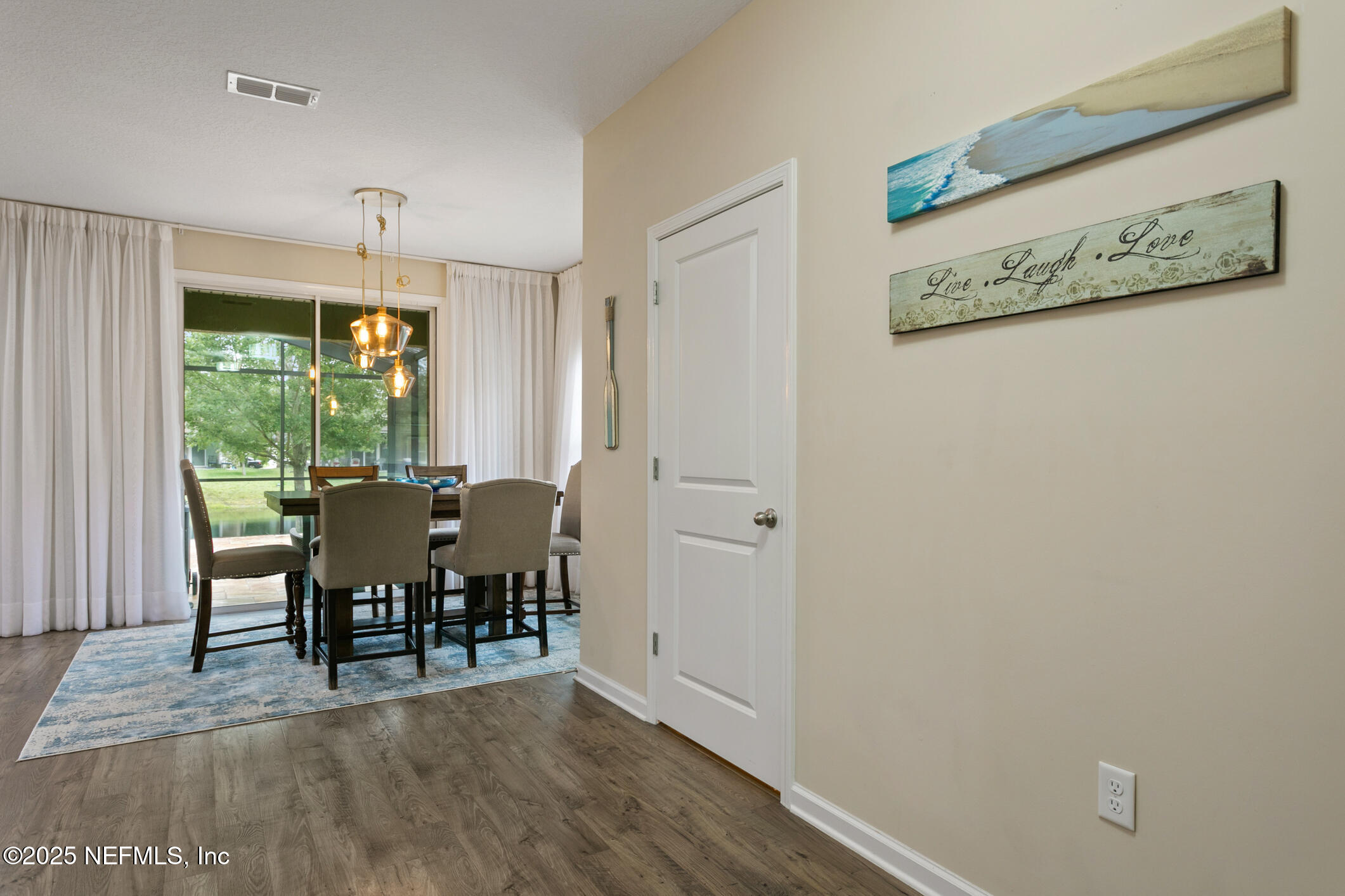 2517 CANEY OAKS Drive W