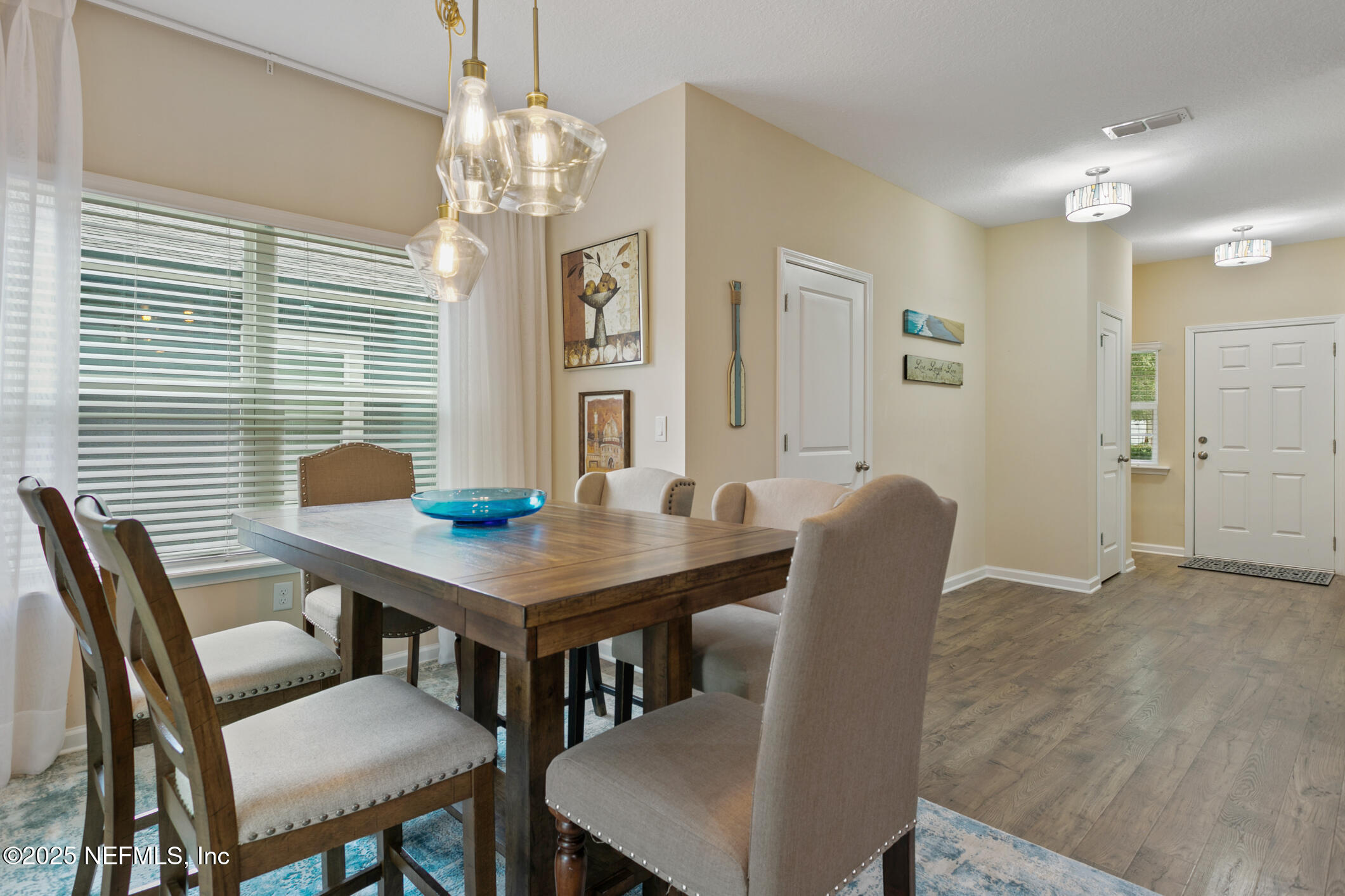 2517 CANEY OAKS Drive W