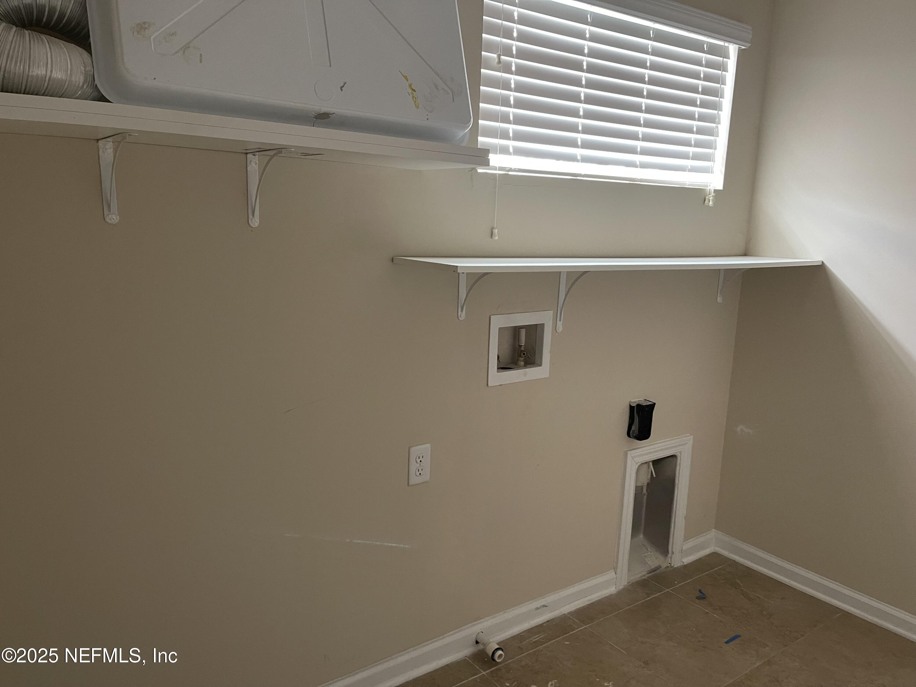 2517 CANEY OAKS Drive W