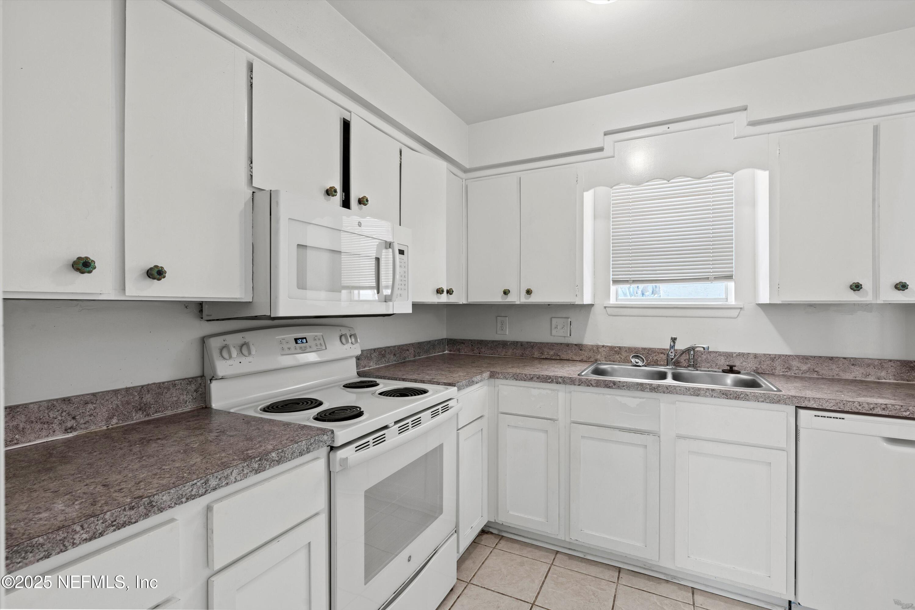 1530 EL PRADO Road, 2