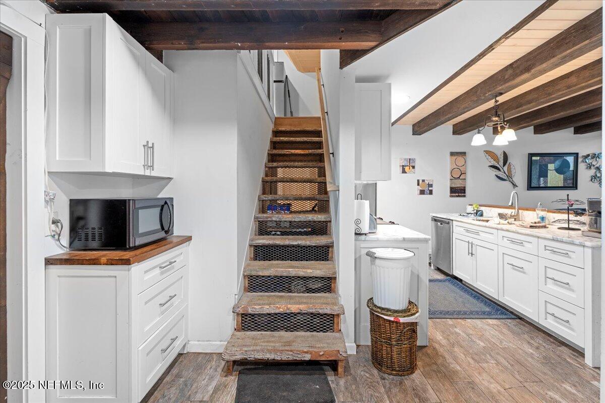 4315 LAZY ACRES Road