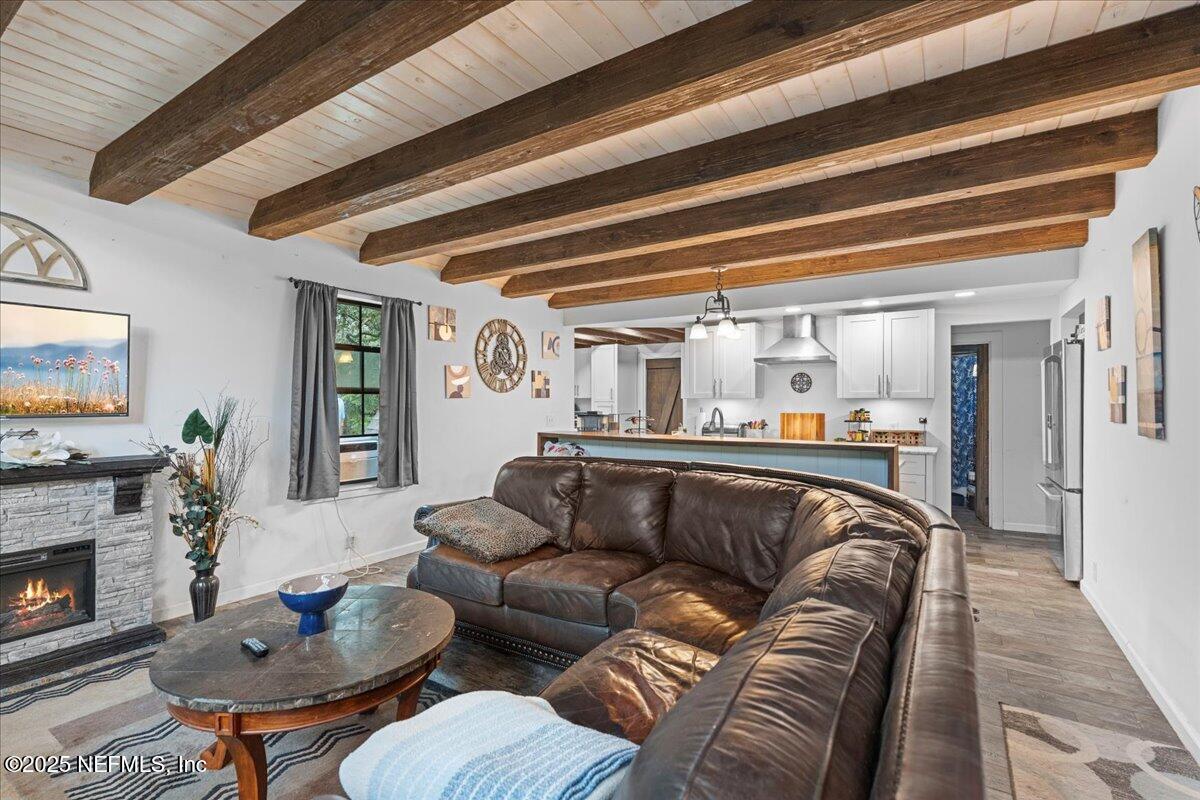 4315 LAZY ACRES Road