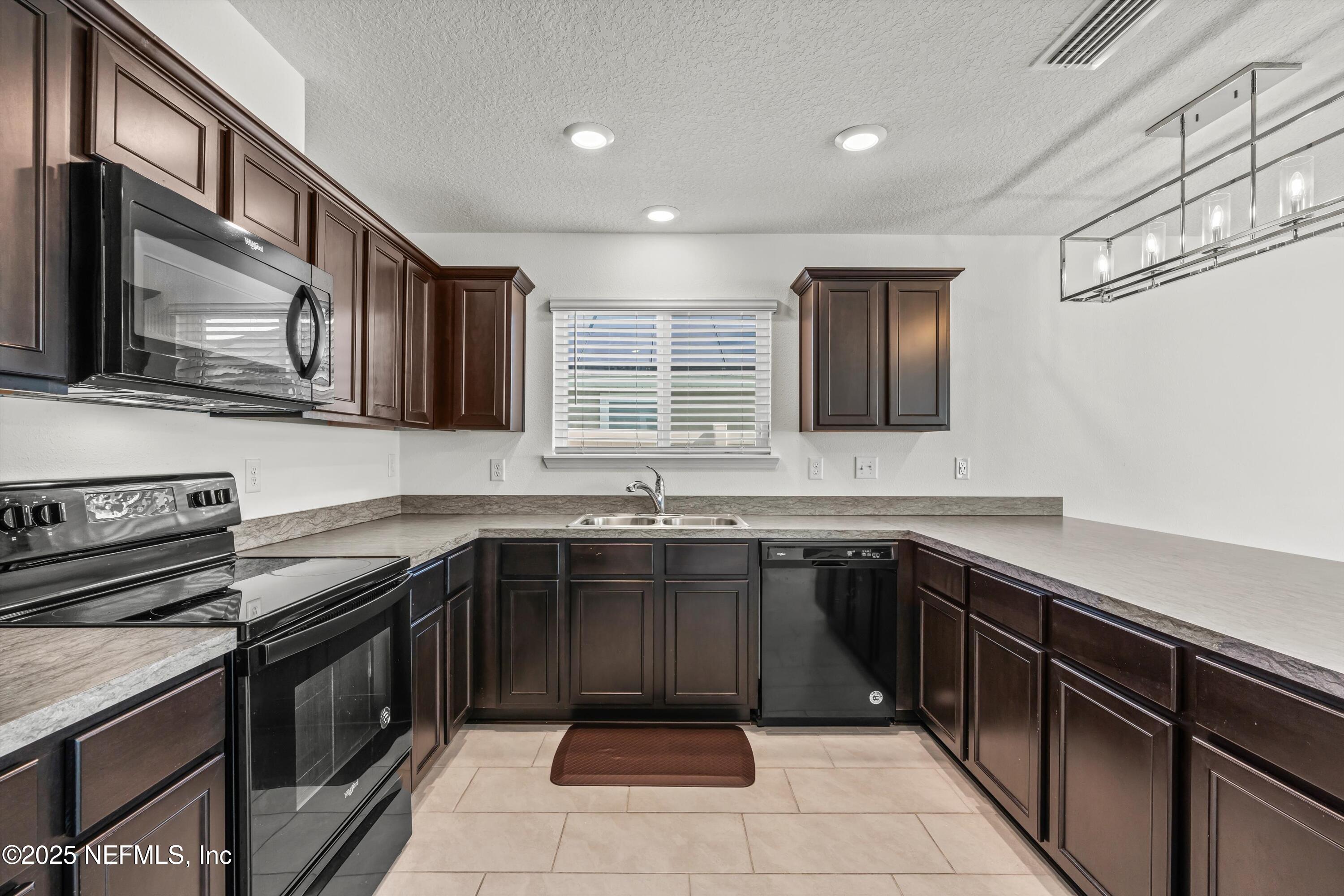 2015 CARTER LANDING Boulevard