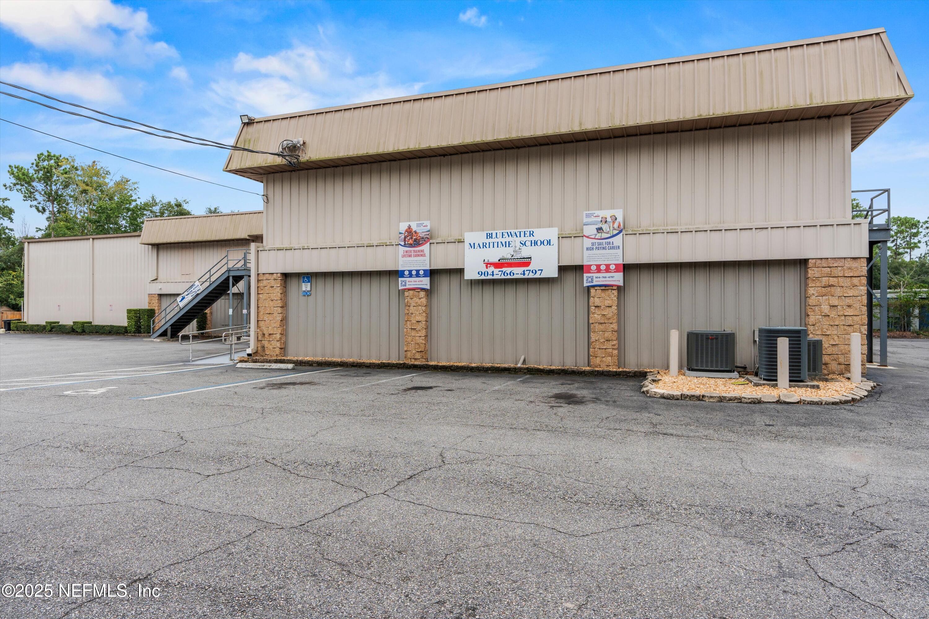 3787 OLD MIDDLEBURG Road N