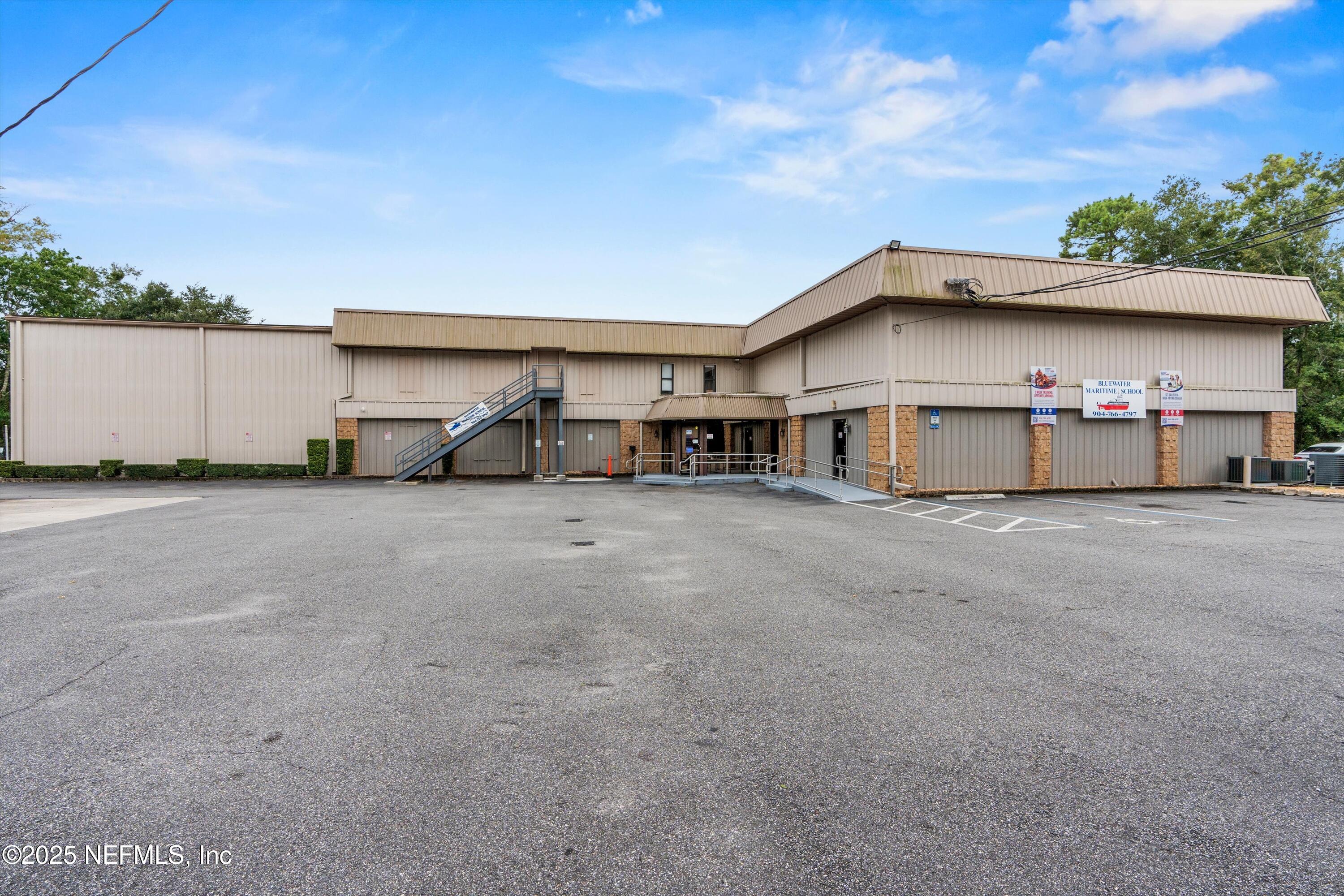 3787 OLD MIDDLEBURG Road N