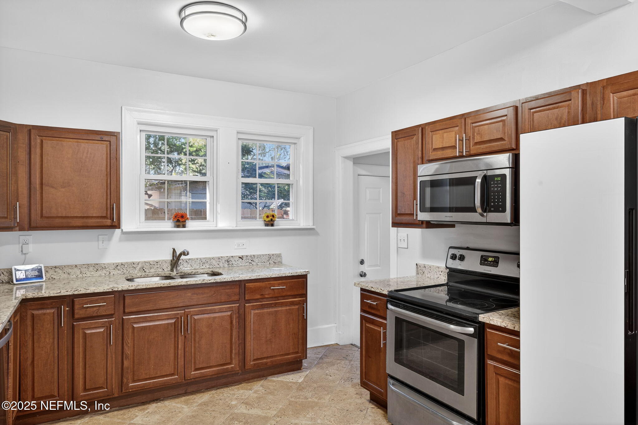 4350 GARIBALDI Avenue