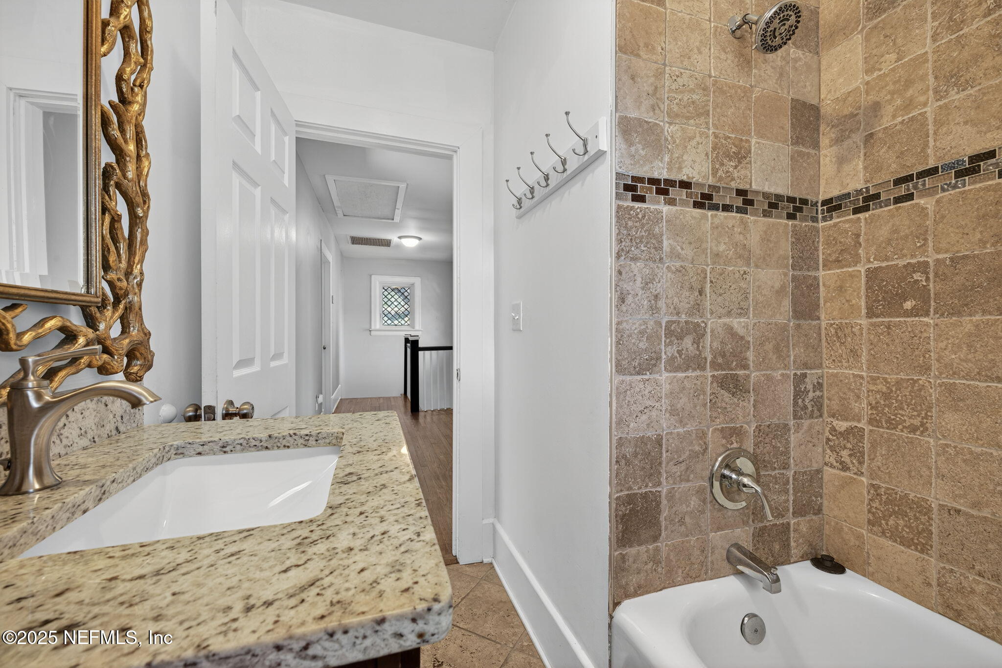 4350 GARIBALDI Avenue