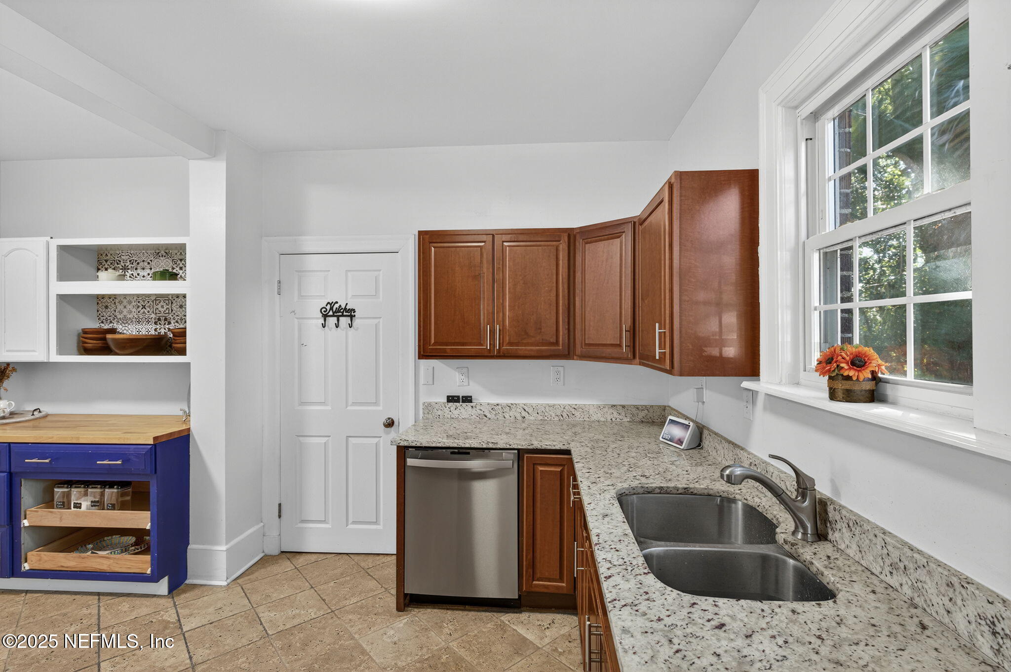 4350 GARIBALDI Avenue