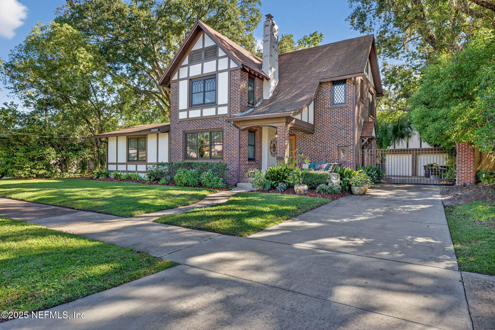 4350 GARIBALDI Avenue