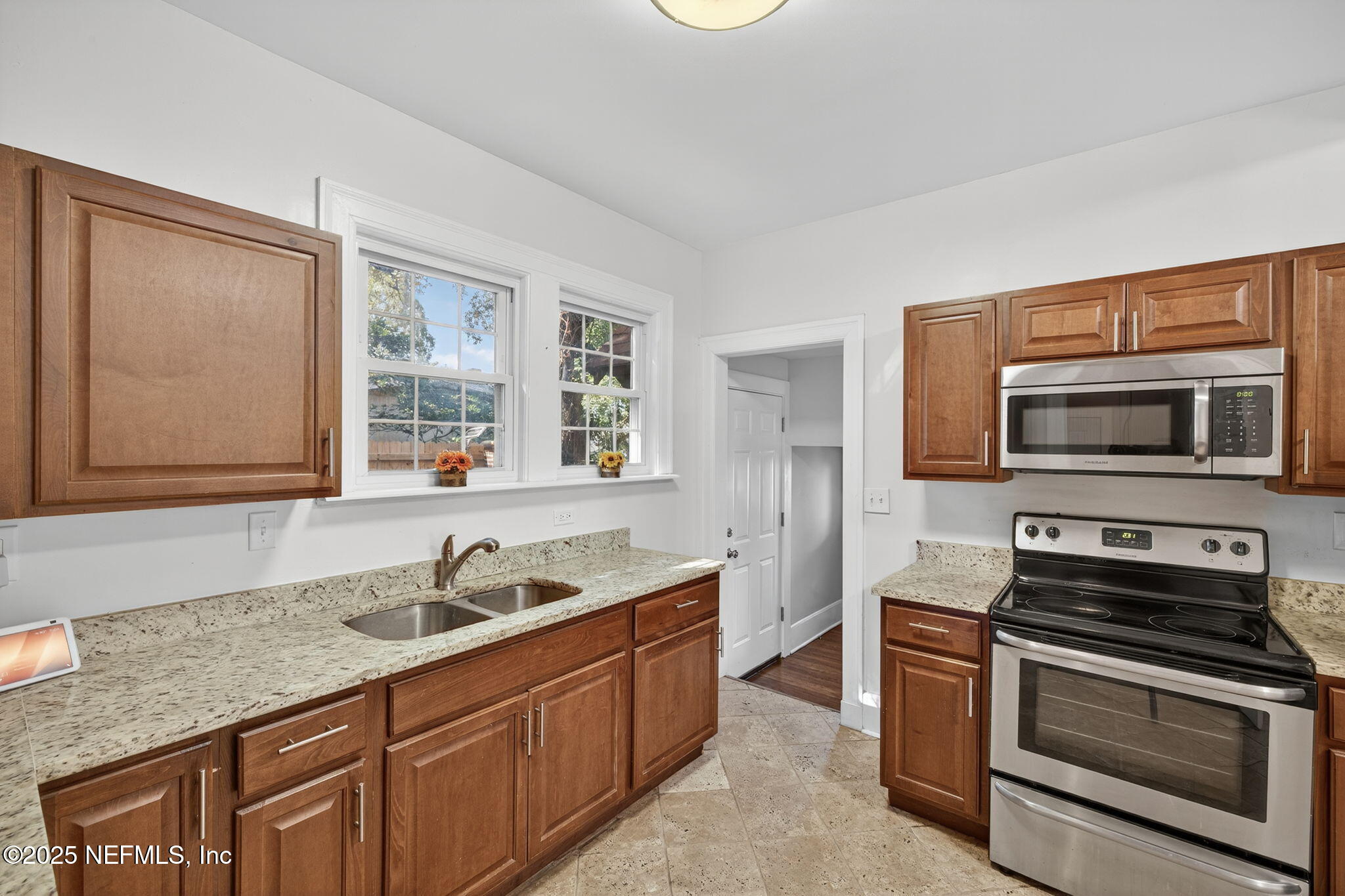 4350 GARIBALDI Avenue