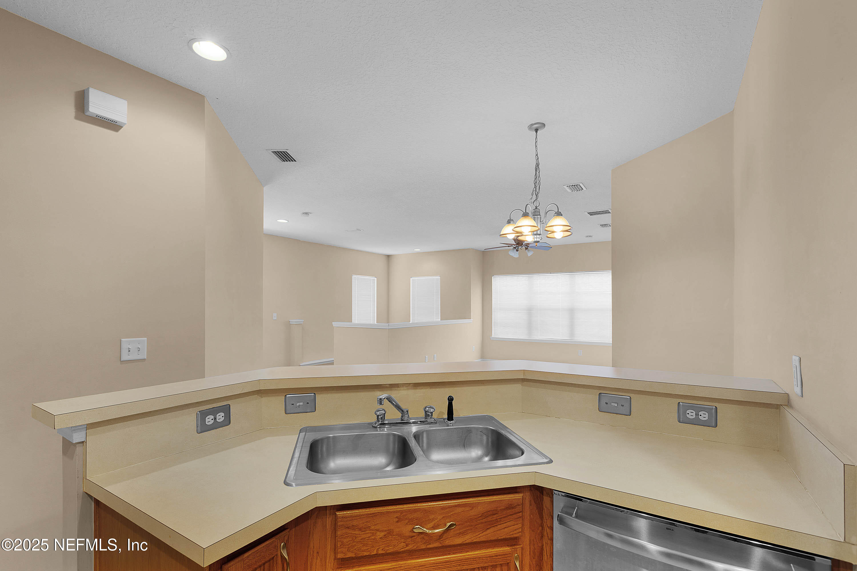 12301 KERNAN FOREST Boulevard 2702