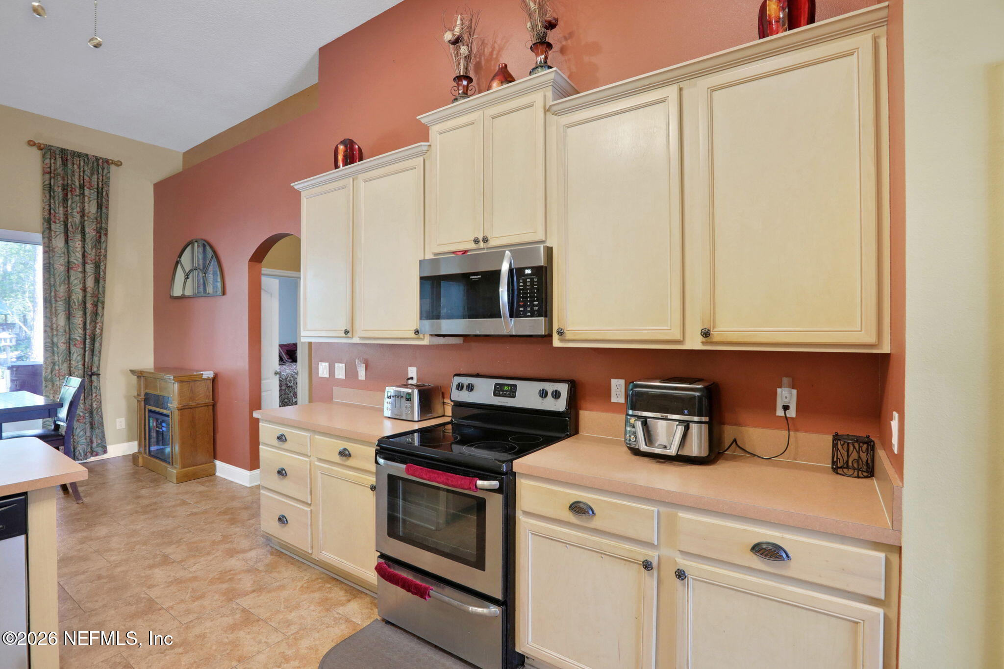 13745 VICTORIA LAKES Drive