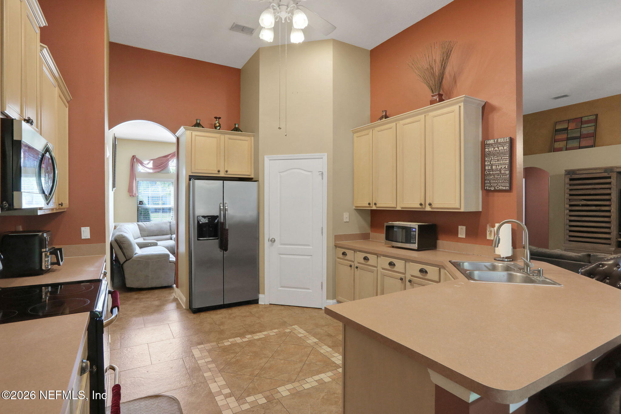 13745 VICTORIA LAKES Drive