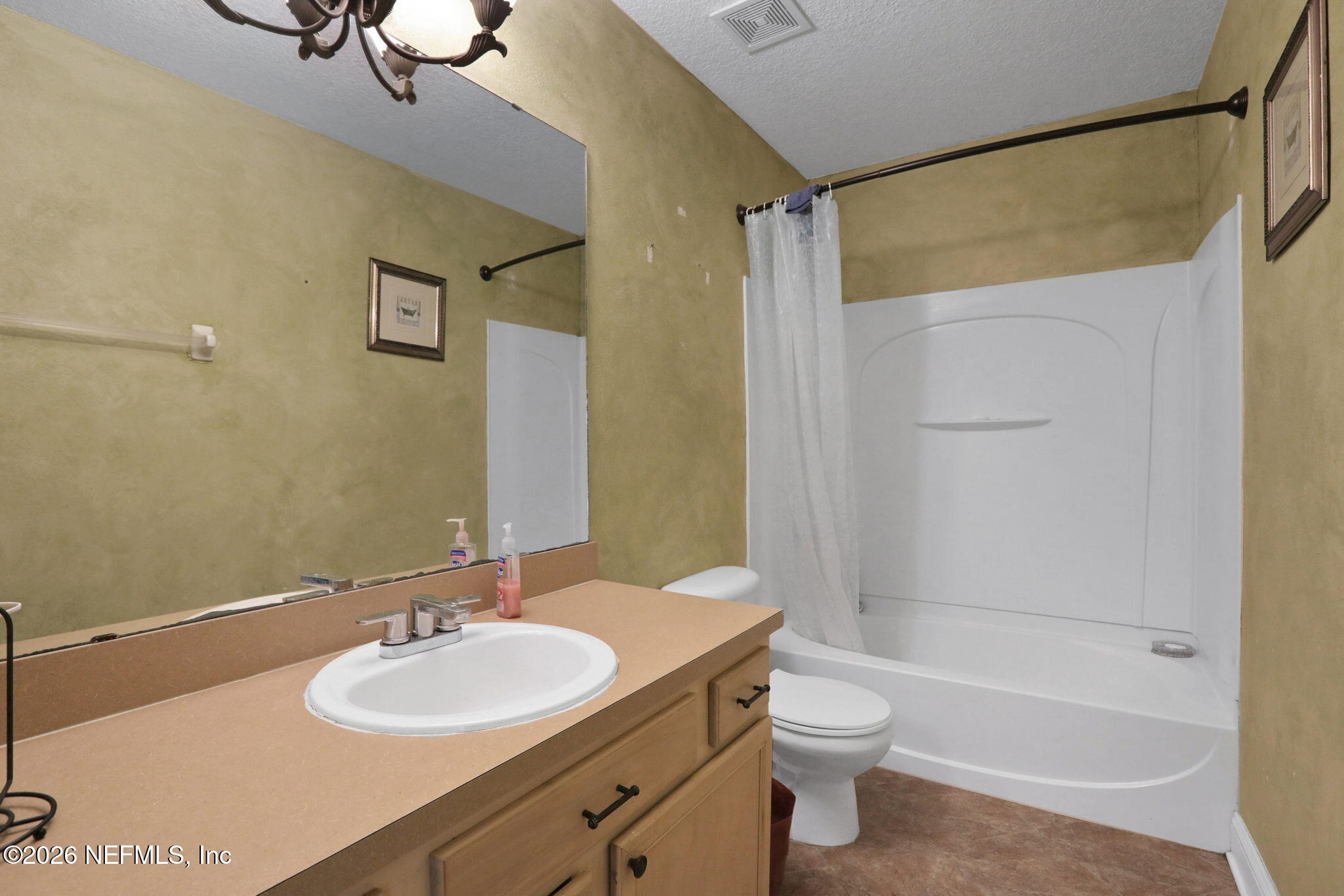 13745 VICTORIA LAKES Drive