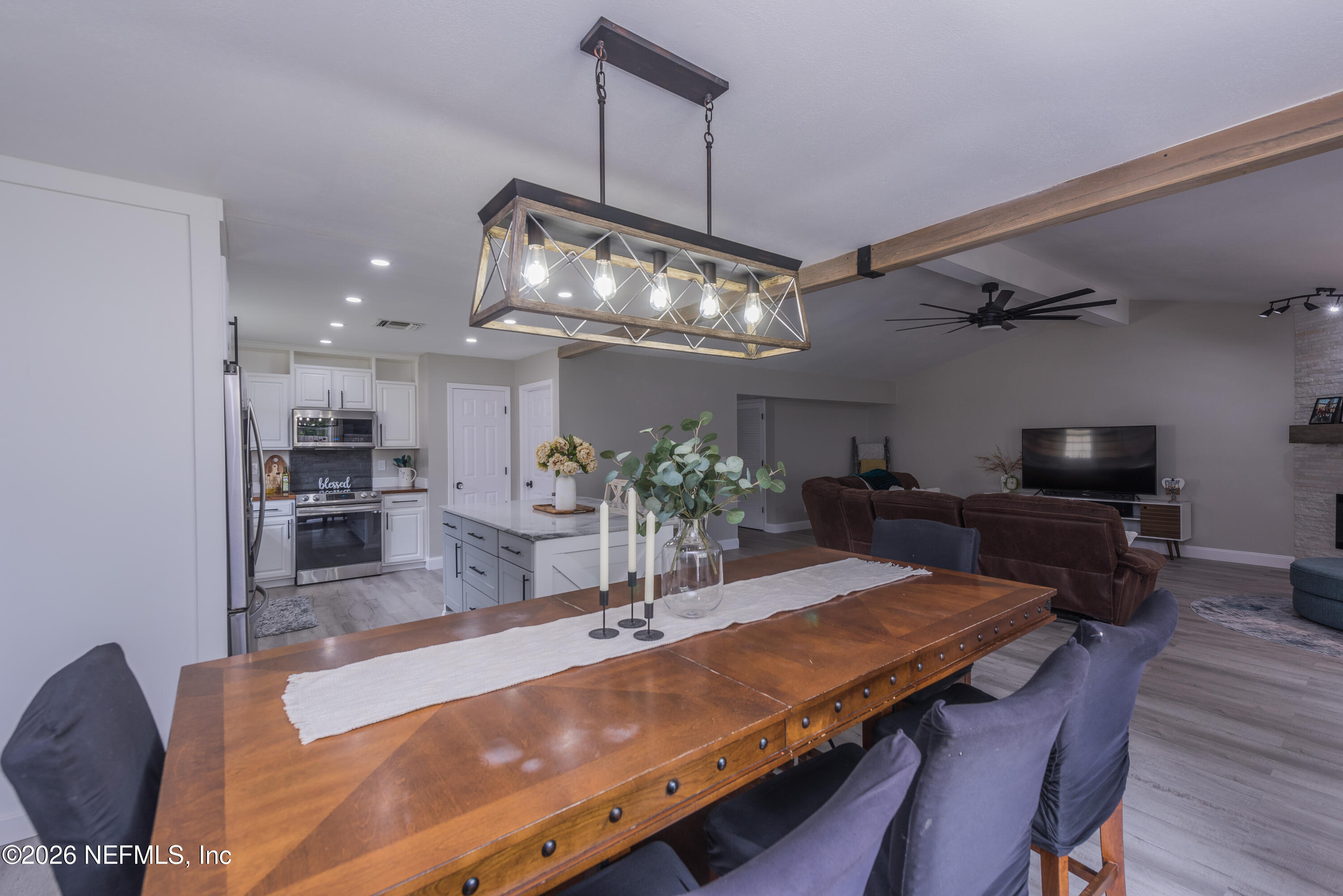 1600 COUNTRY CHARM Lane W