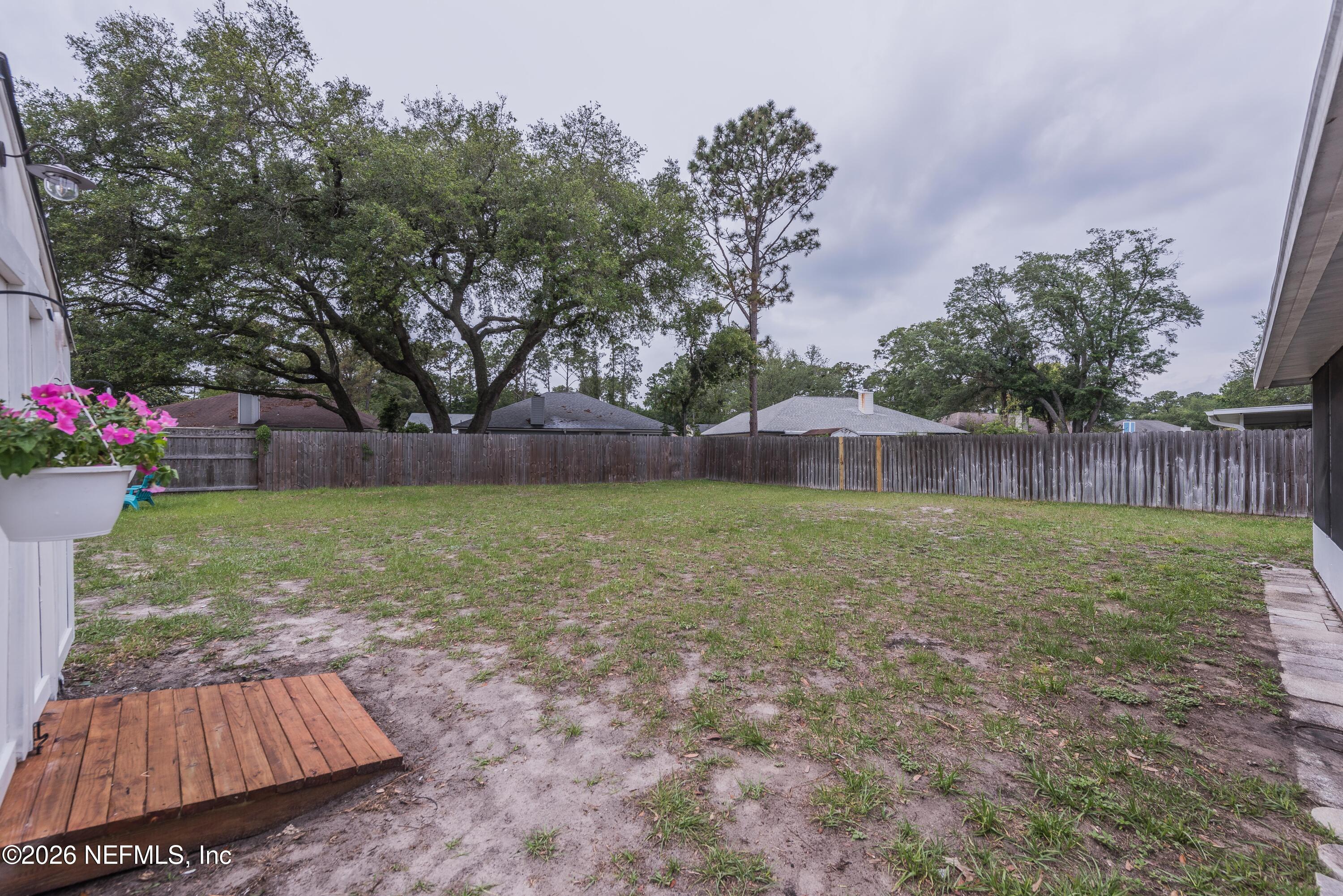 1600 COUNTRY CHARM Lane W