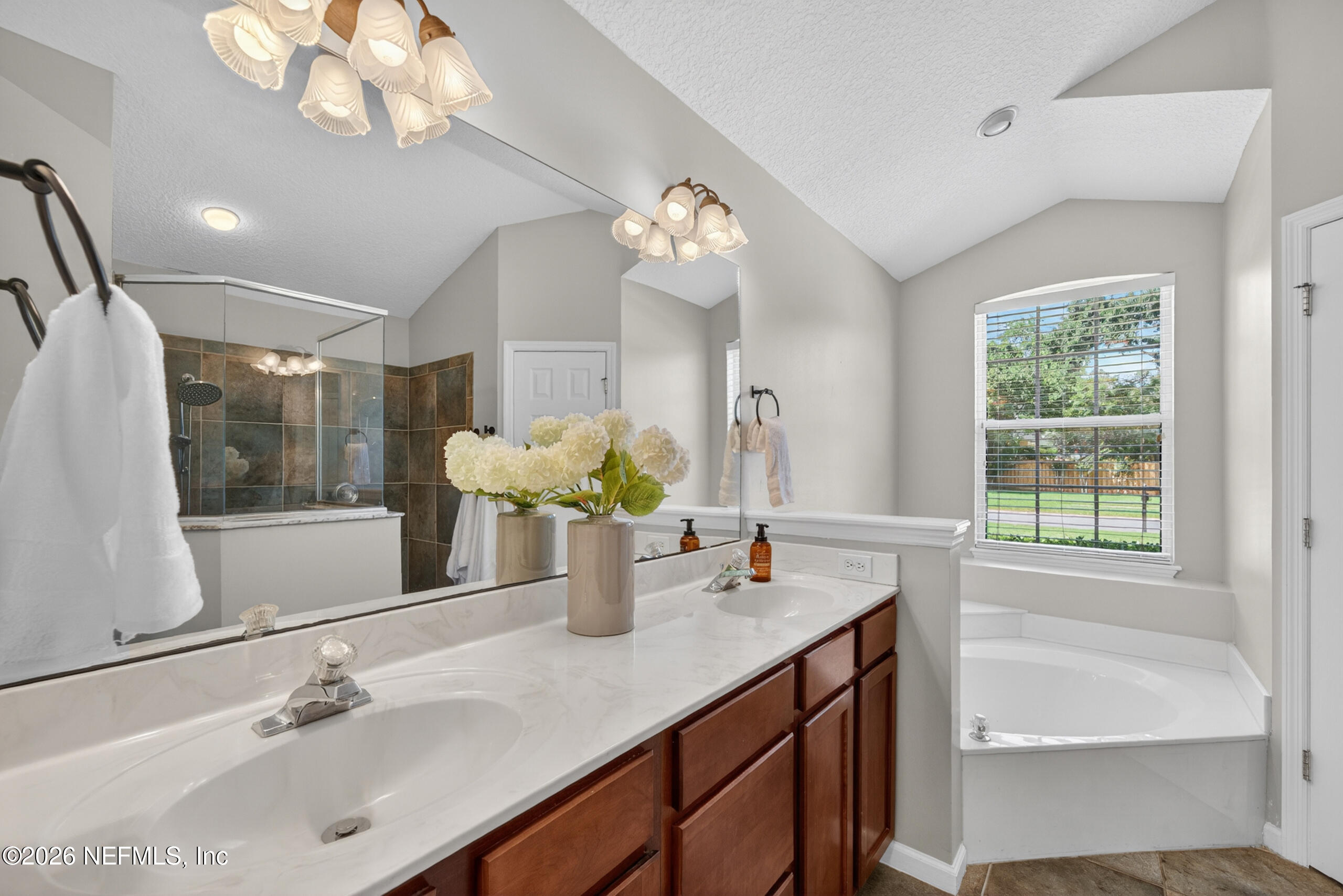 1819 SENTRY OAK Court