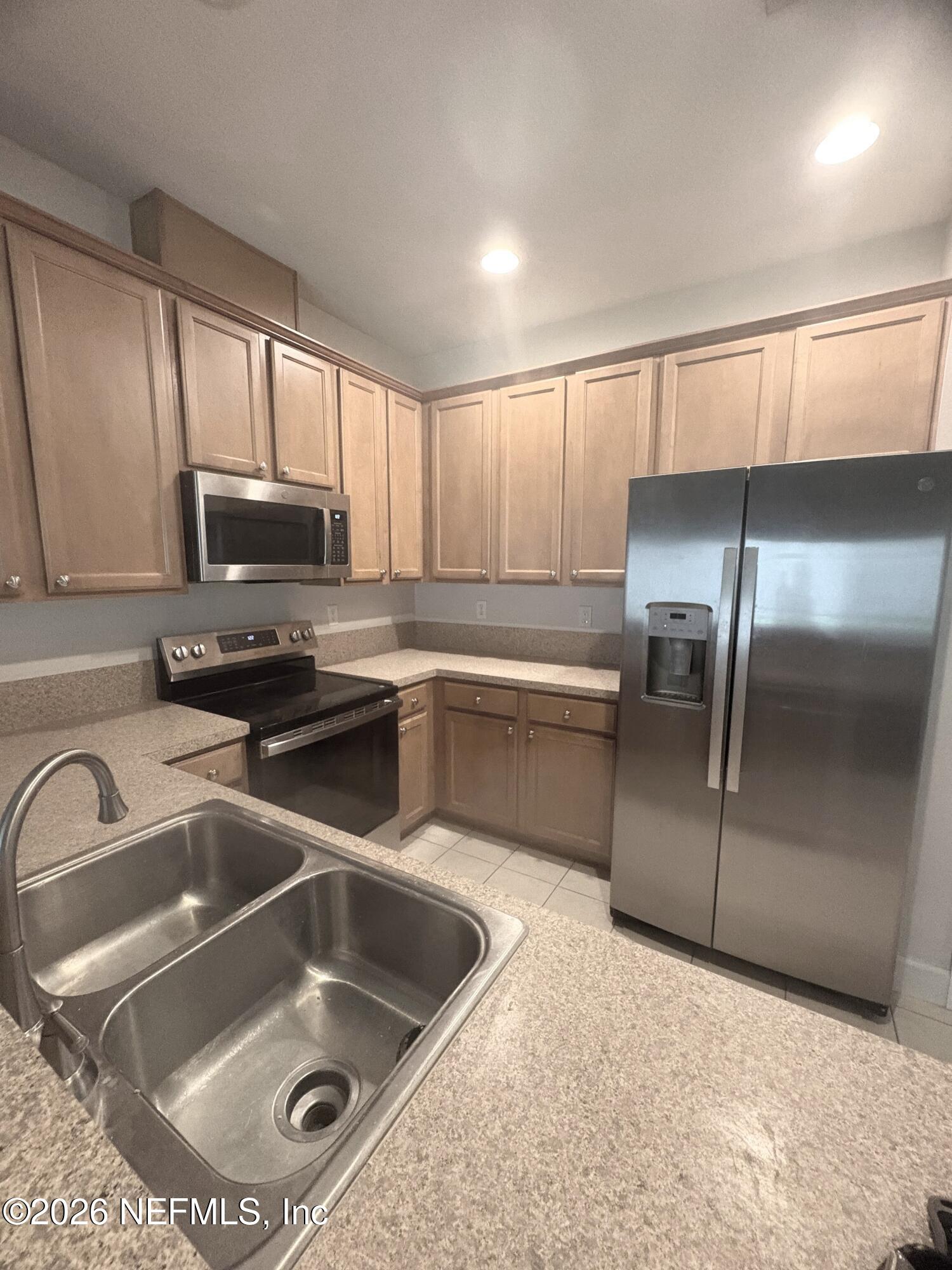 607 CRYSTAL Way