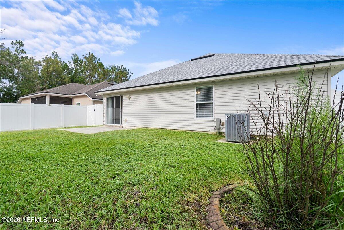 945 RAINDROP Lane