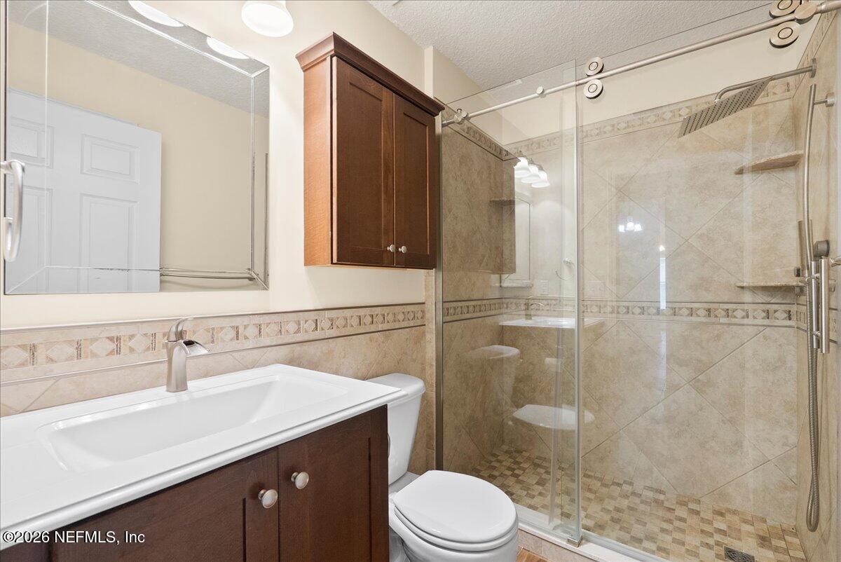 945 RAINDROP Lane