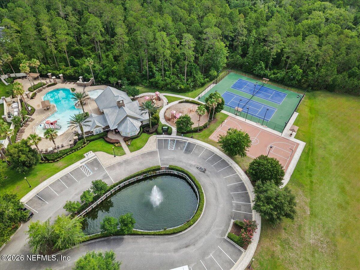 945 RAINDROP Lane