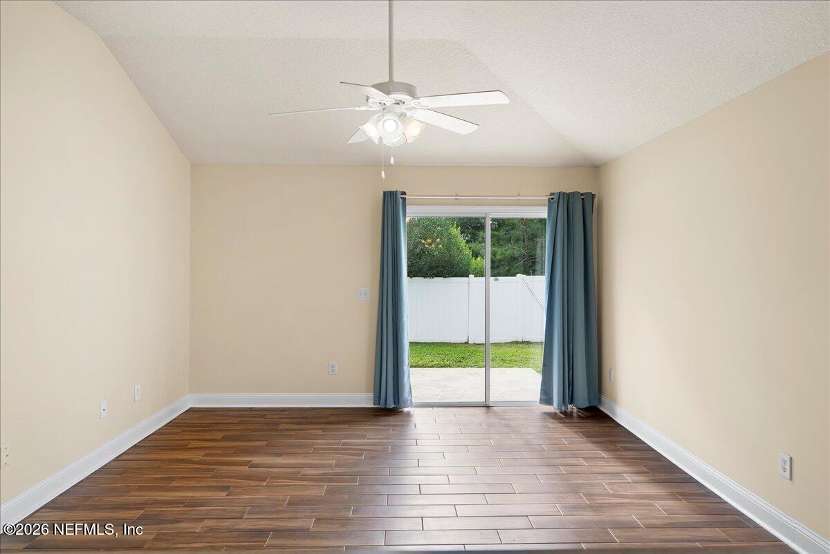 945 RAINDROP Lane