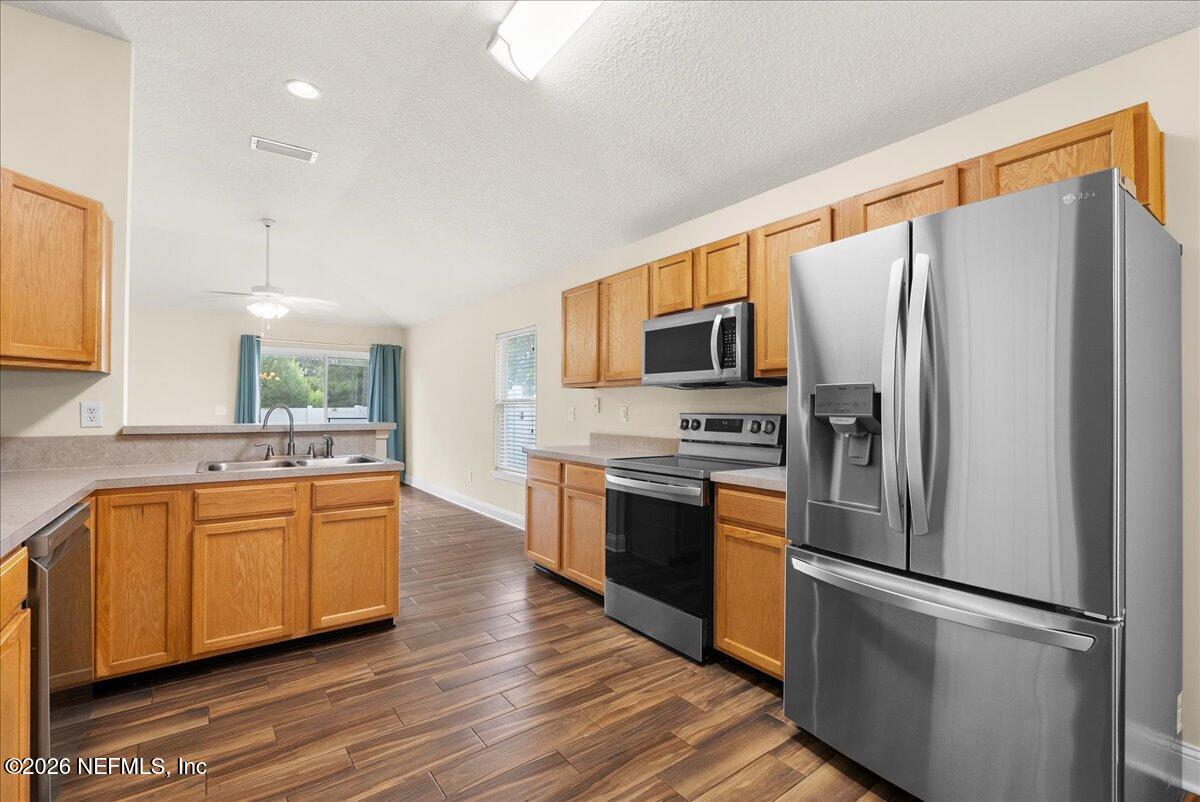 945 RAINDROP Lane