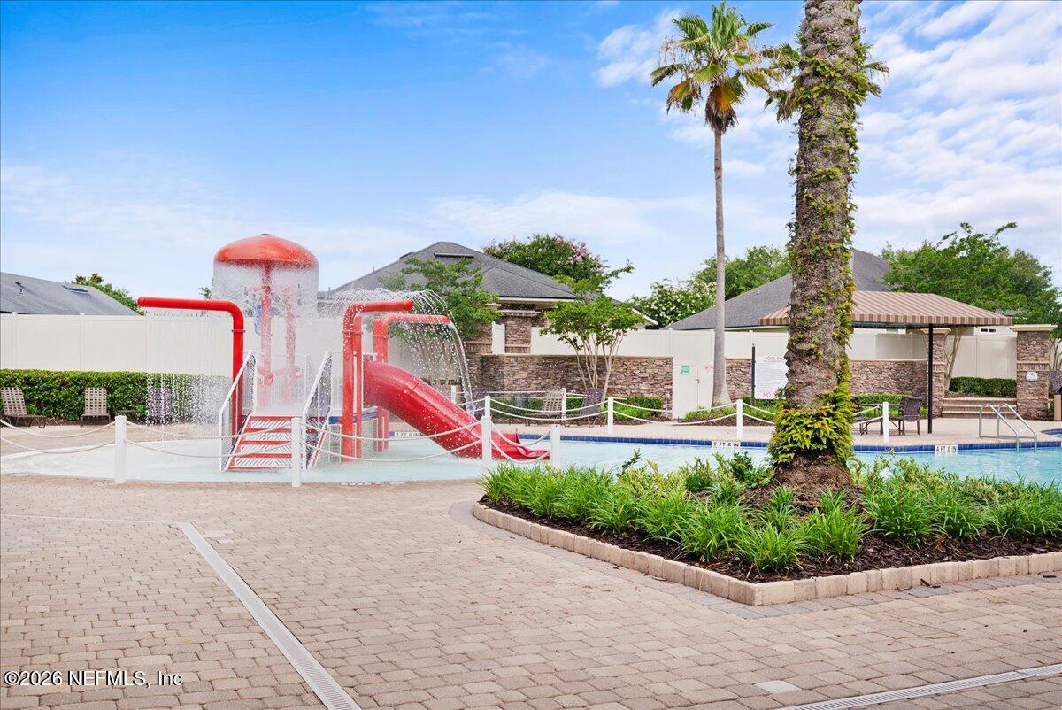 945 RAINDROP Lane